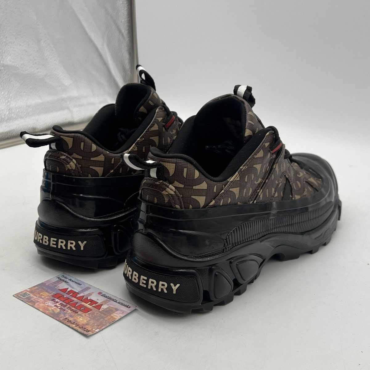 Burberry Burberry Arther monogram print e-canvas Wmns Size US 8.5 / EU 41-42 - 5 Thumbnail