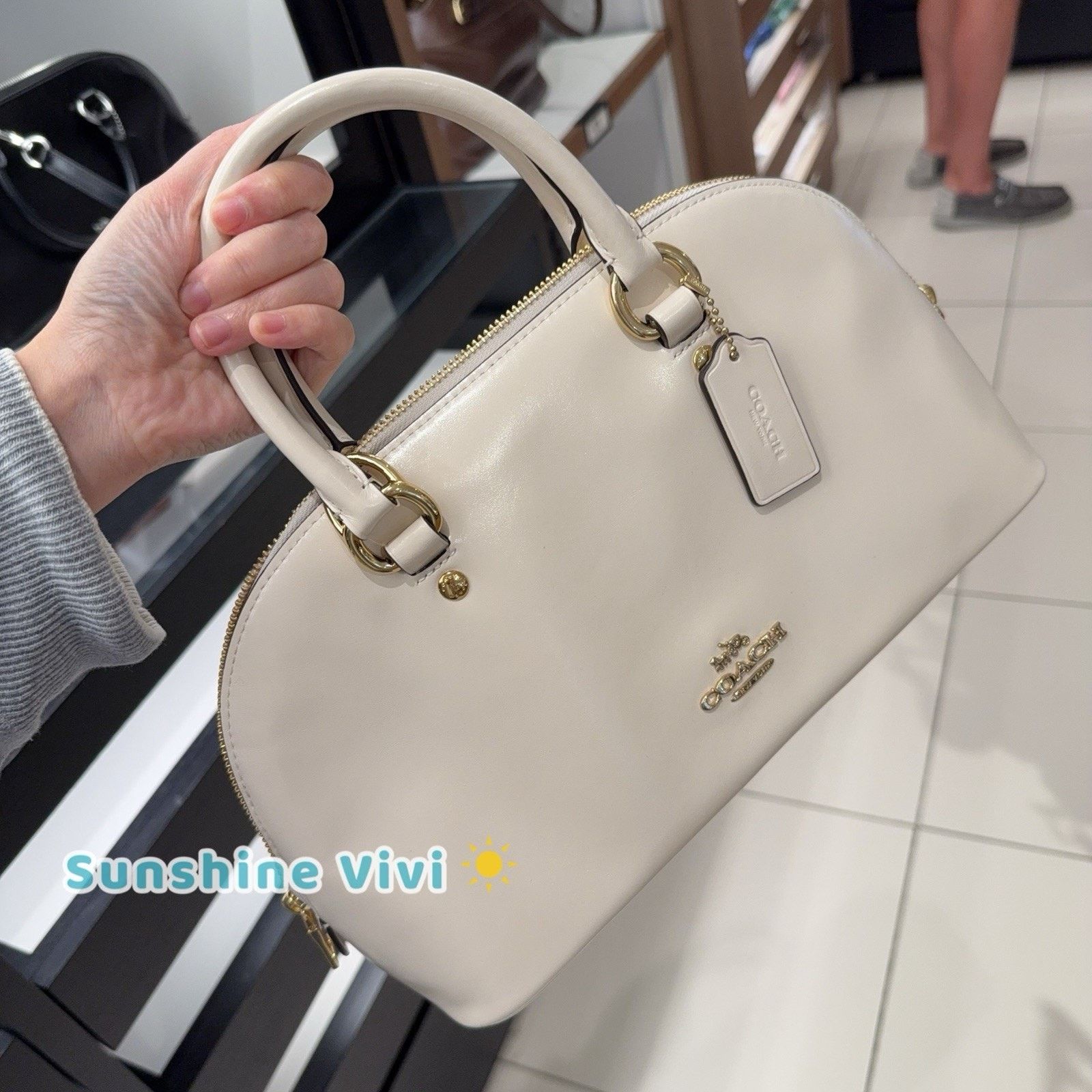 Coach NWT Coach Lara Bag Satchel Leather Handbag CDV19 Gold /Chalk Size ONE SIZE - 5 Thumbnail