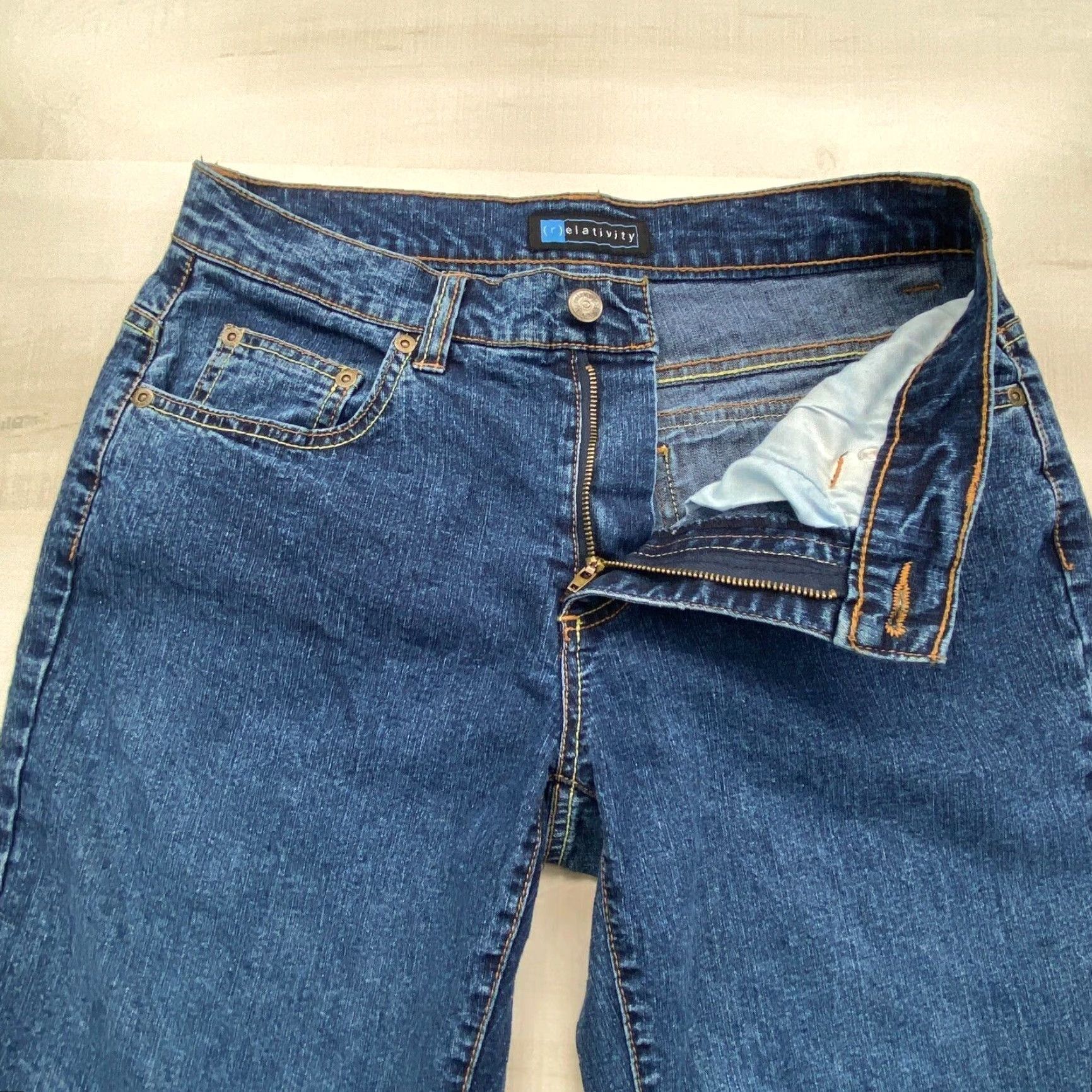 Vintage Relativity Women's Cropped Jeans Mid Rise Medium Blue Cotton Blend Stretch Regular Size 6 Size 28" / US 6 / IT 42 - 3 Thumbnail