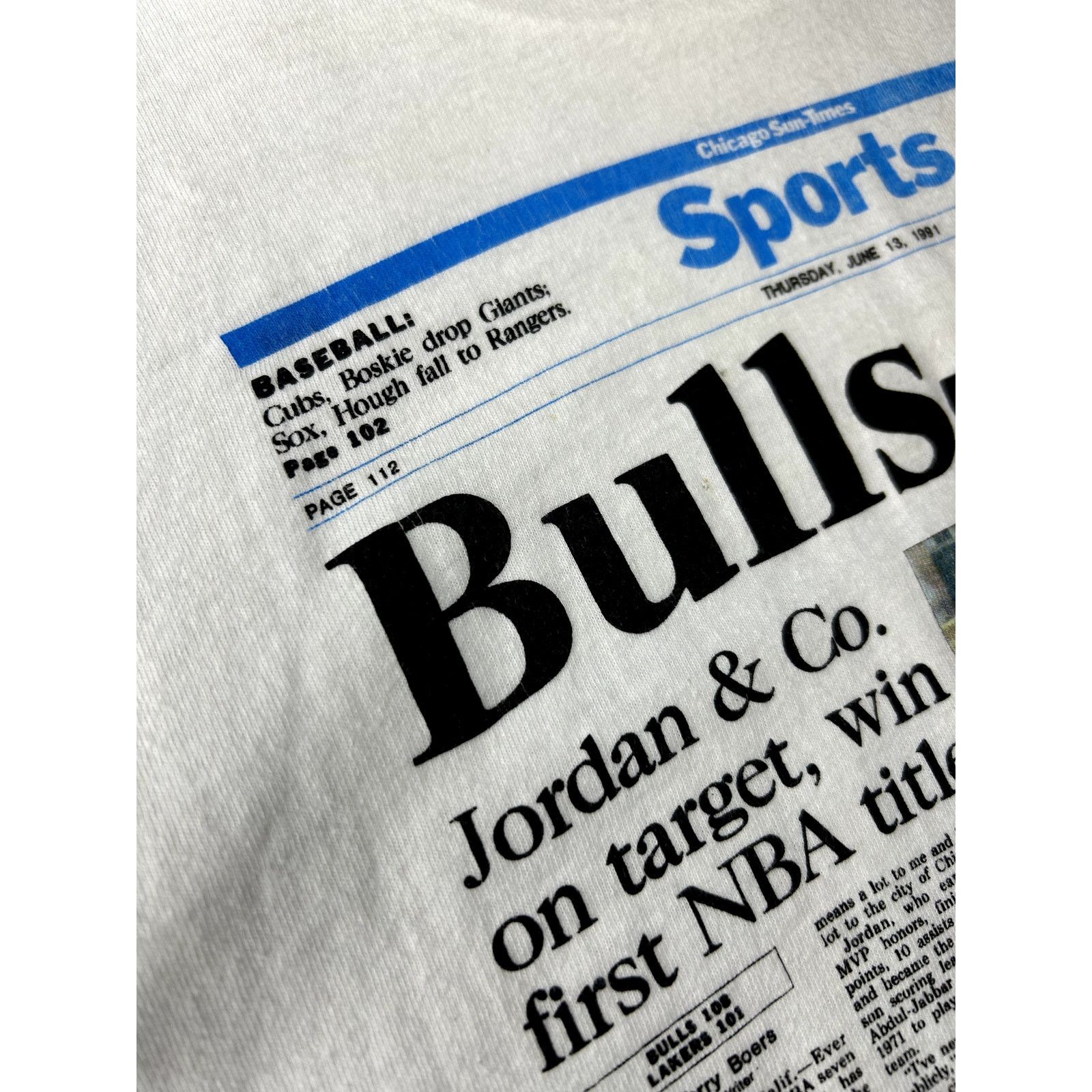 NBA '91 NBA Chicago Bulls Michael Jordan Newspaper Print T Shirt Size US L / EU 52-54 / 3 - 21 Thumbnail