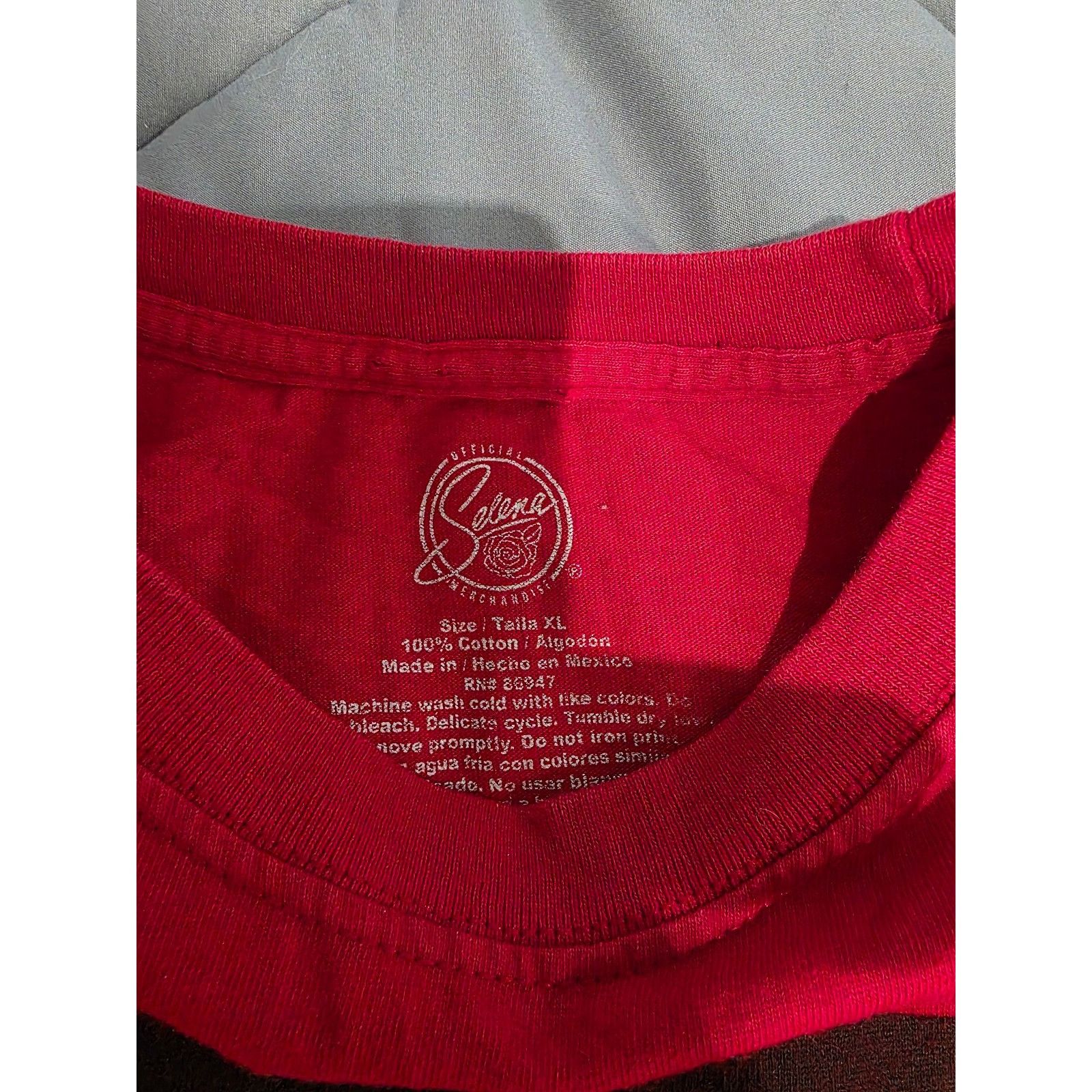 Other Official Selena Merch T-Shirt Women's Size XL Bidi Bidi Bom Size XL / US 12-14 / IT 48-50 - 4 Thumbnail