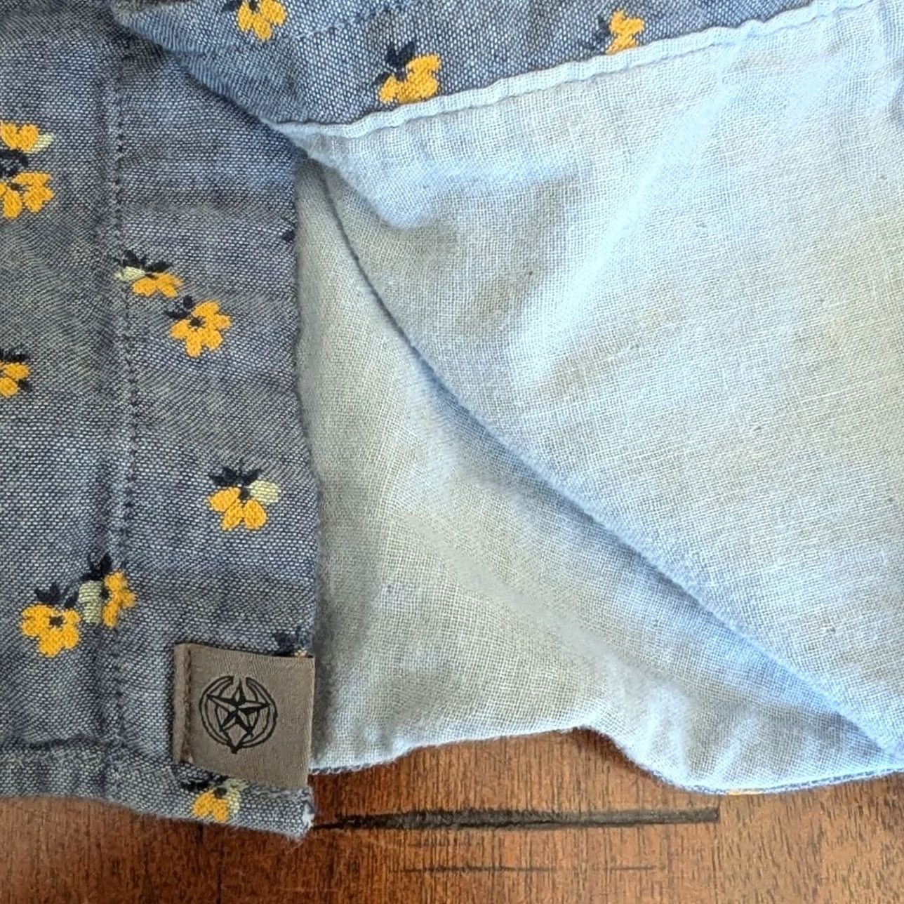 Banana Republic Banana Republic Shirt Mens XL Untucked Slim Fit Button Down Floral Blue Yellow Chambray Button-Up Pocket Casual Workwear Women? Size US XL / EU 56 / 4 - 5 Thumbnail
