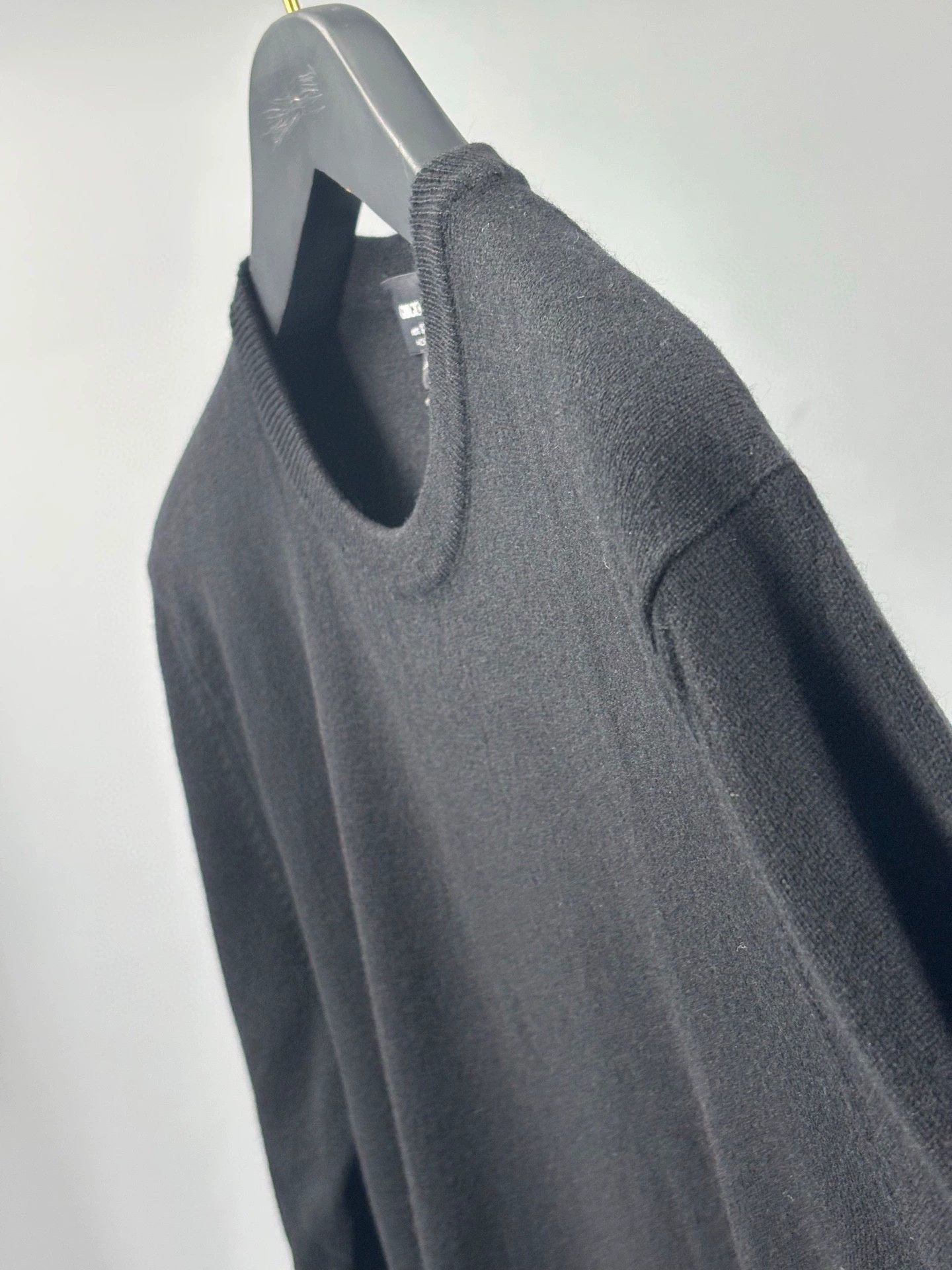 Emporio Armani black cashmere sweater by Giorgio Armani Size US M / EU 48-50 / 2 - 3 Thumbnail