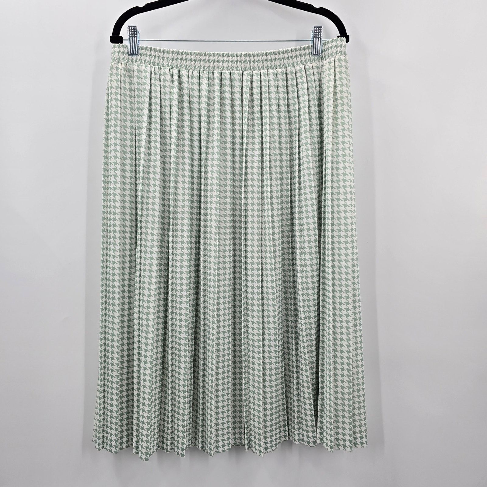 Plus size pleated skirt zara best sale