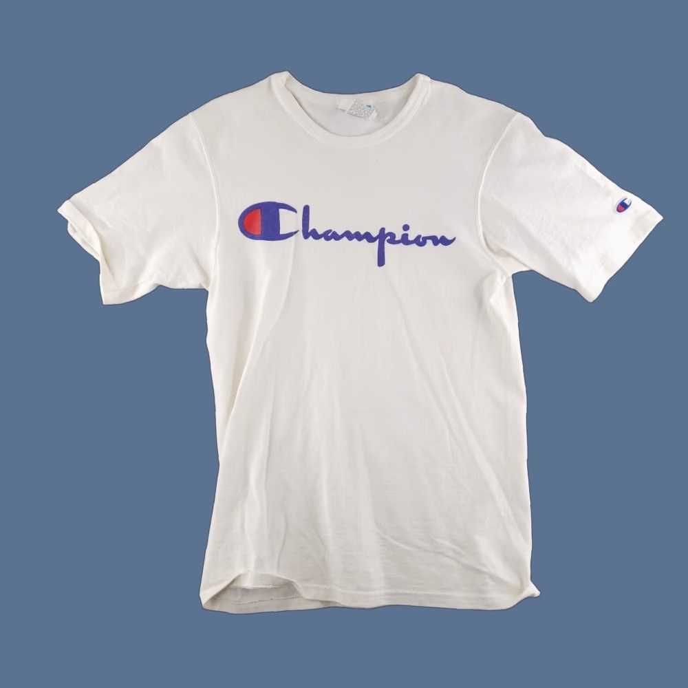 Champion VINTAGE Champion Shirt Mens Small White Crewneck Short sleeve Script Spellout Logo Size US S / EU 44-46 / 1 - 1 Thumbnail