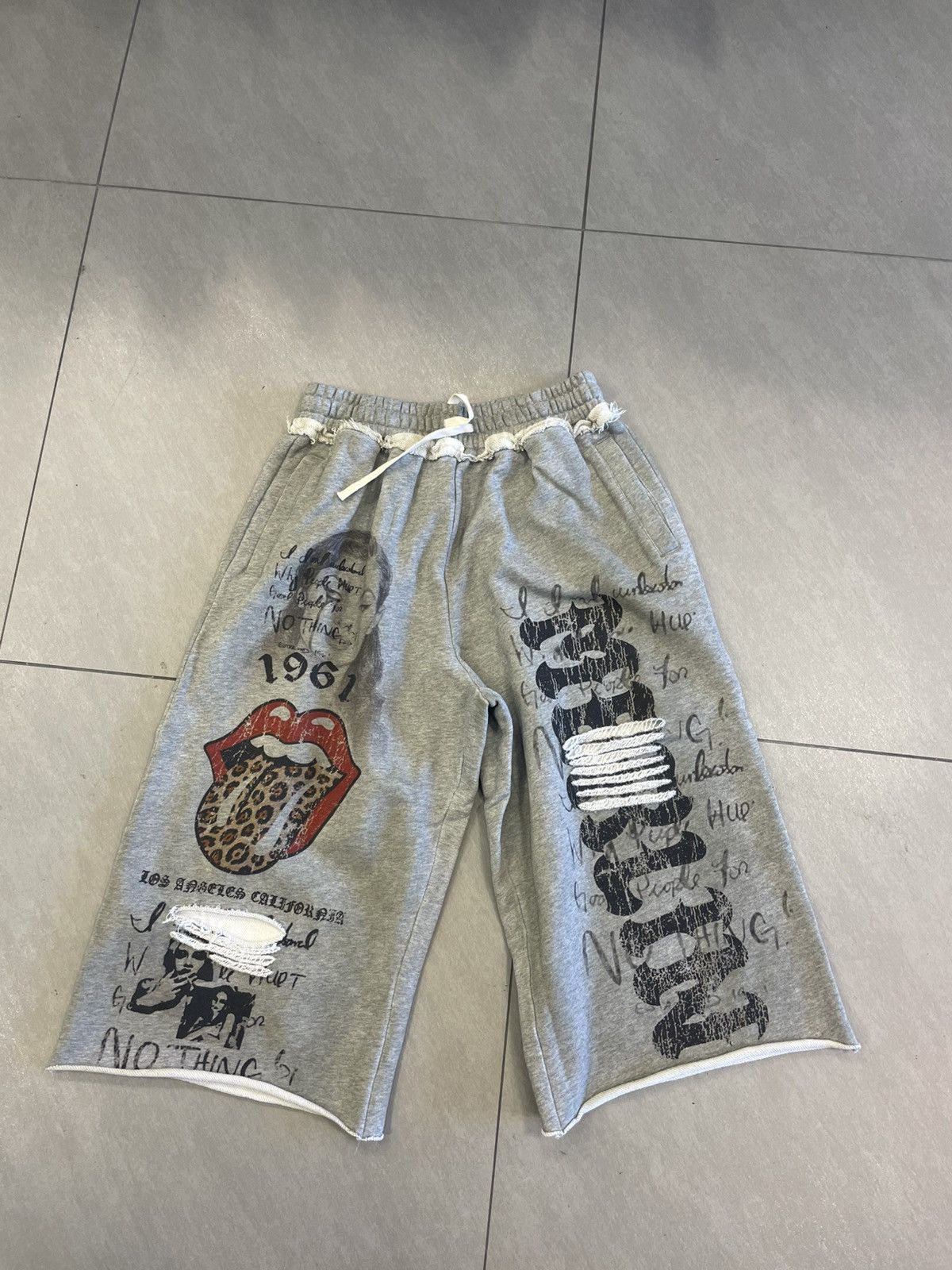 melin Merlins Father Graphic Shorts Size US 34 / EU 50 - 1 Thumbnail