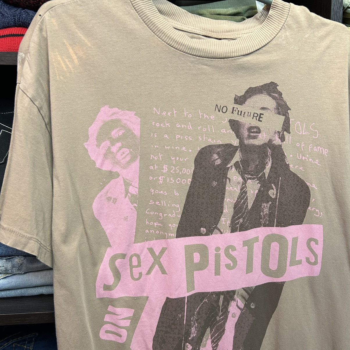 Band Tees Vintage Sex Pistols big logo rock band 2000’s tee size M Size US M / EU 48-50 / 2 - 2 Thumbnail