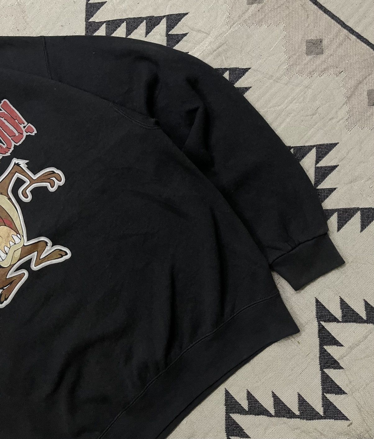 Warner Bros VINTAGE TAZMANIA “LOUD AND PROUD” BIG PRINT CREWNECK Size US L / EU 52-54 / 3 - 5 Thumbnail