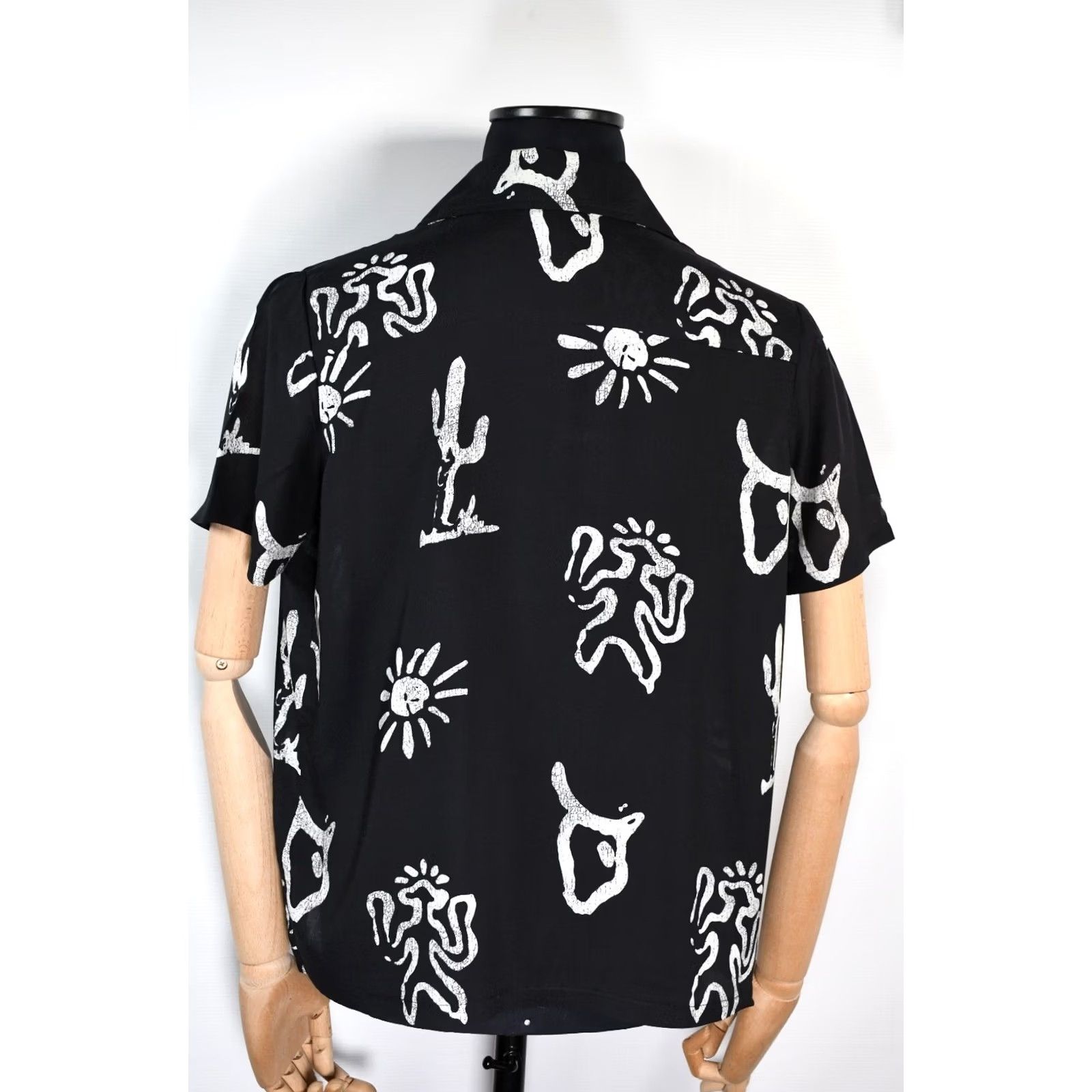 Other OTHER CUBAN SHIRT SUN S Men's Shirt Casual Short Sleeve Black 100% Rayon 100% Genuine Button-Up 58 cm Chest/Armpit 65 cm Length BACK Vintage No Size US S / EU 44-46 / 1 - 4 Thumbnail
