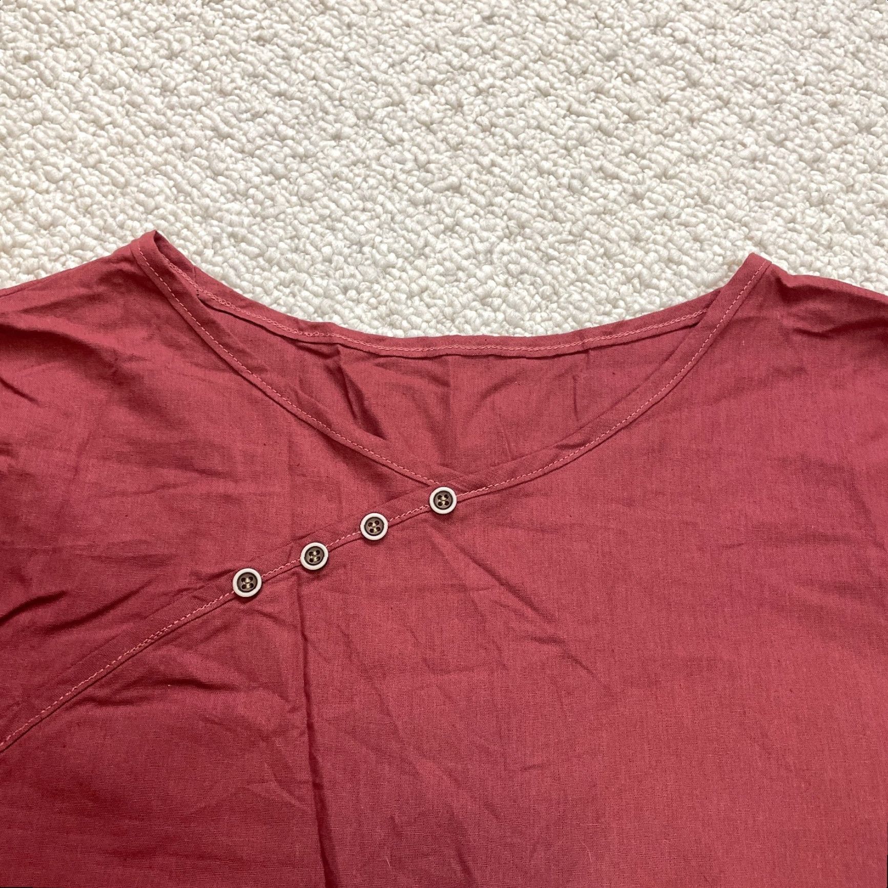 Vintage Unbranded T Shirt Top Womens 4XL Red Floral Short Sleeve V Neck Casual Buttons Size XXL / US 16-18 / IT 52-54 - 3 Thumbnail