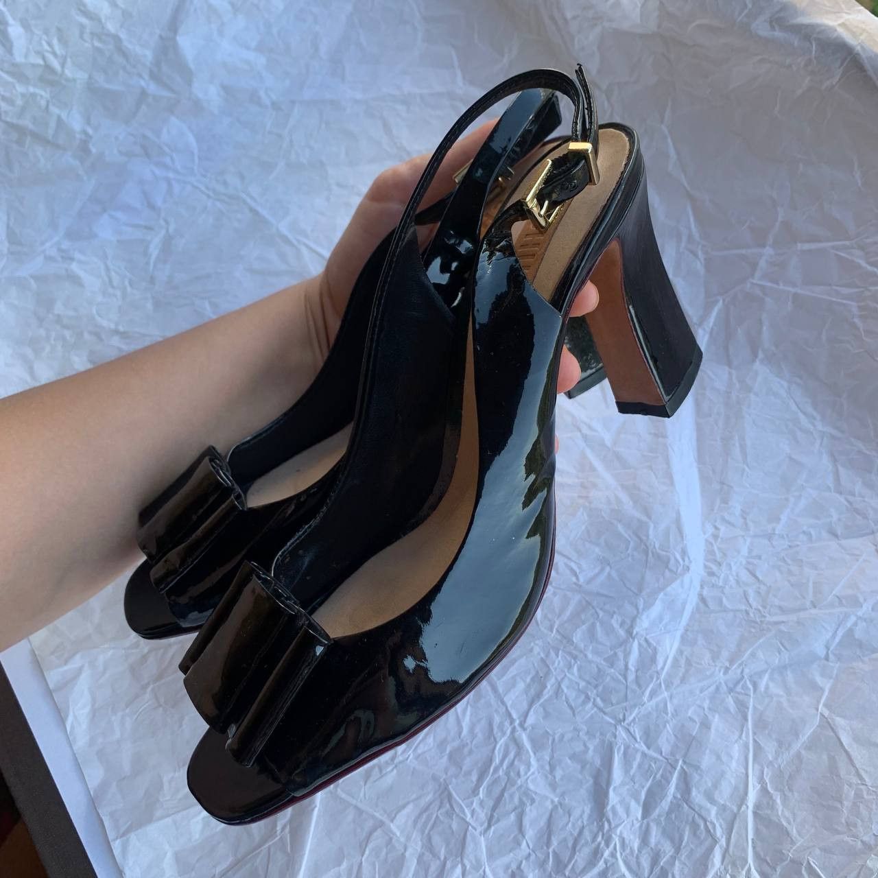 SCHUTZ × Vintage Schutz vintage black patent leather sandals with bow Size US 9 / IT 39 - 2 Thumbnail