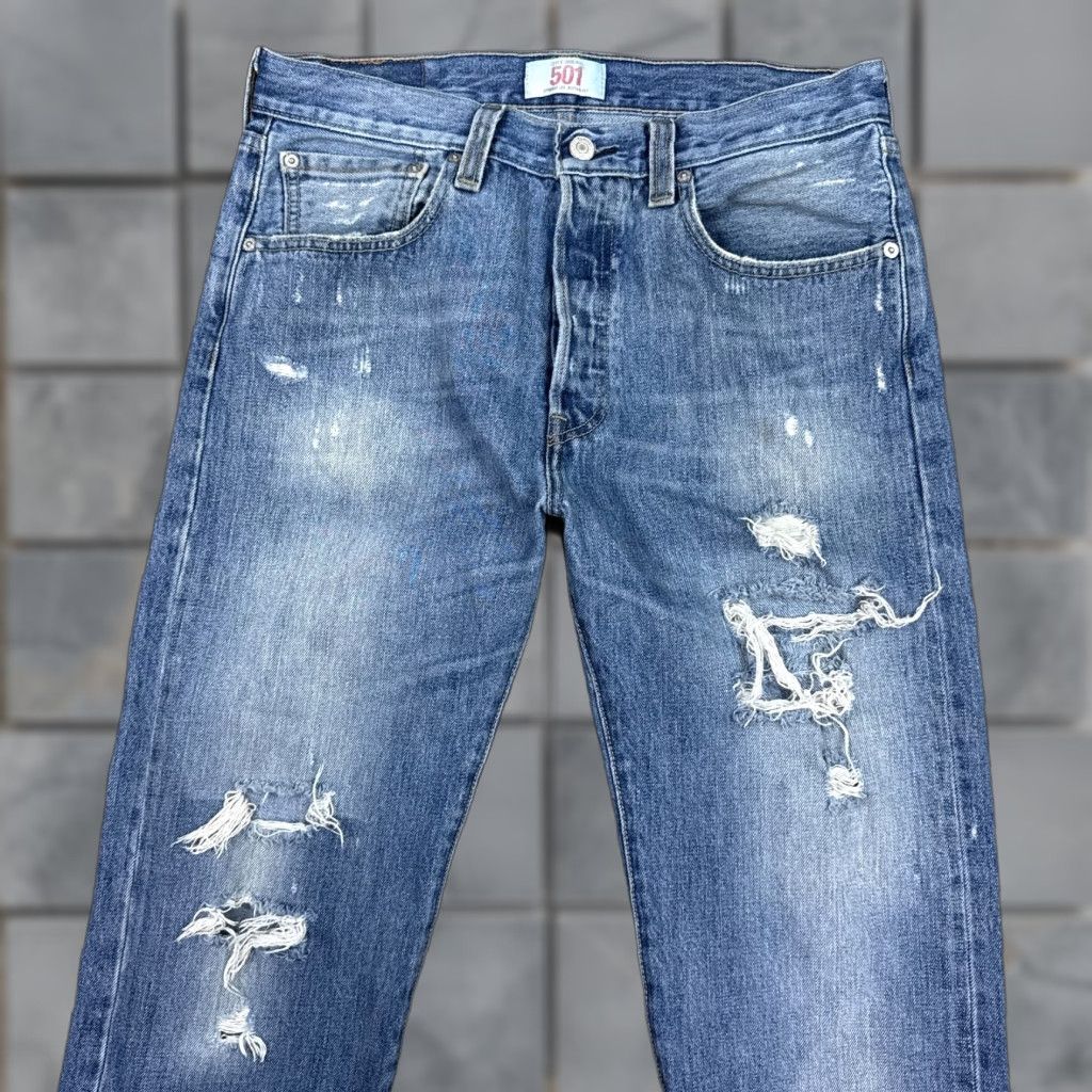 Levi's Levi's 501 Jeans Mens 32x32 Blue Thrashed Destroyed Button Fly Work Denim Straight 5-Pocket Classic Regular Waist 32in Inseam Jeans Mens Blue Size US 32 / EU 48 - 1 Thumbnail
