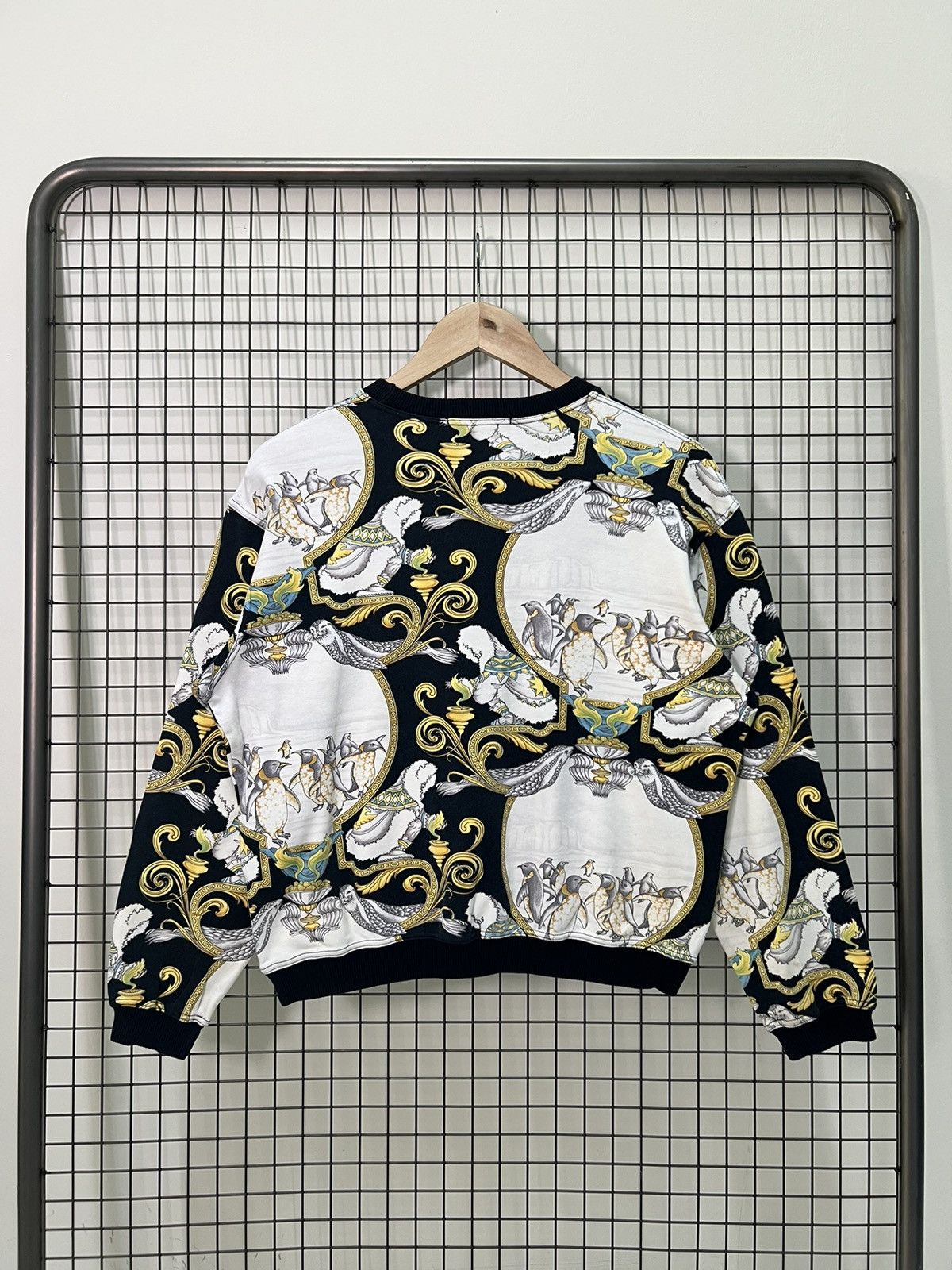 Salvatore Ferragamo × Vintage 🚨Final Drop🚨Vintage Salvatore Ferragamo Fullprint Sweatshirt Size S / US 4 / IT 40 - 4 Thumbnail