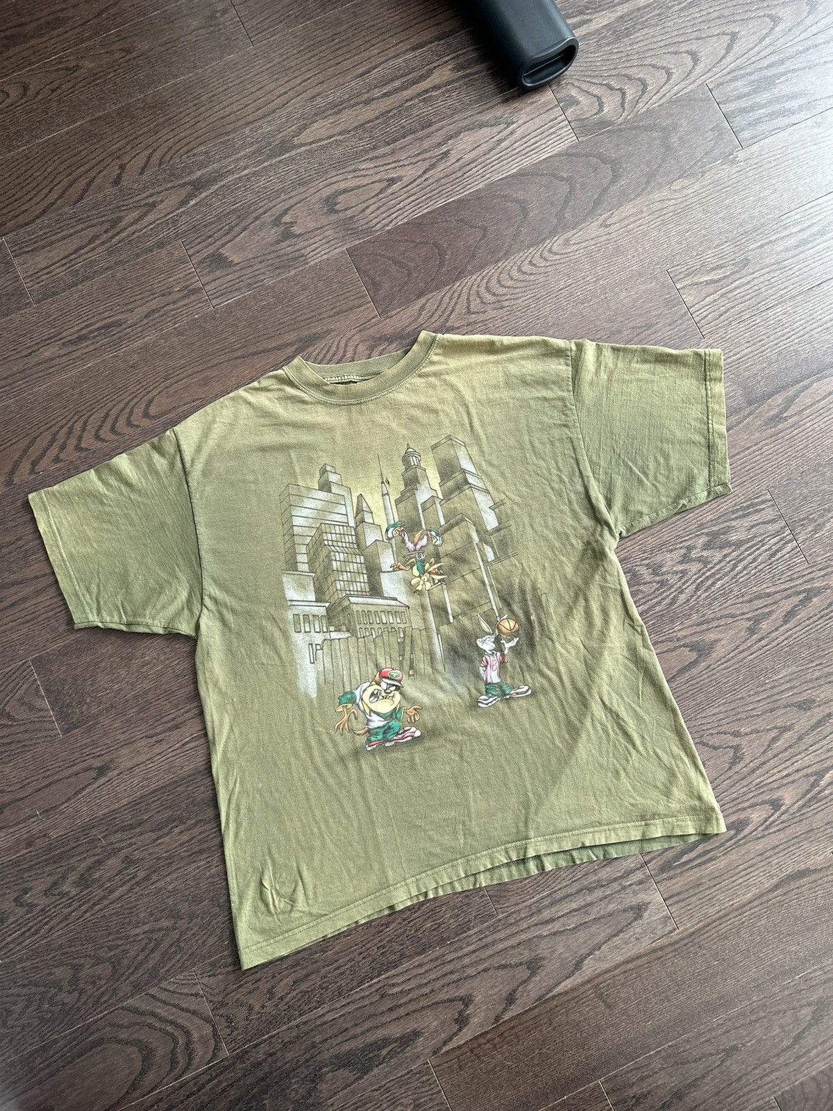 Vintage × Warner Bros Vintage looney toons Sun Faded Big Graphic Tee Size US L / EU 52-54 / 3 - 1 Thumbnail