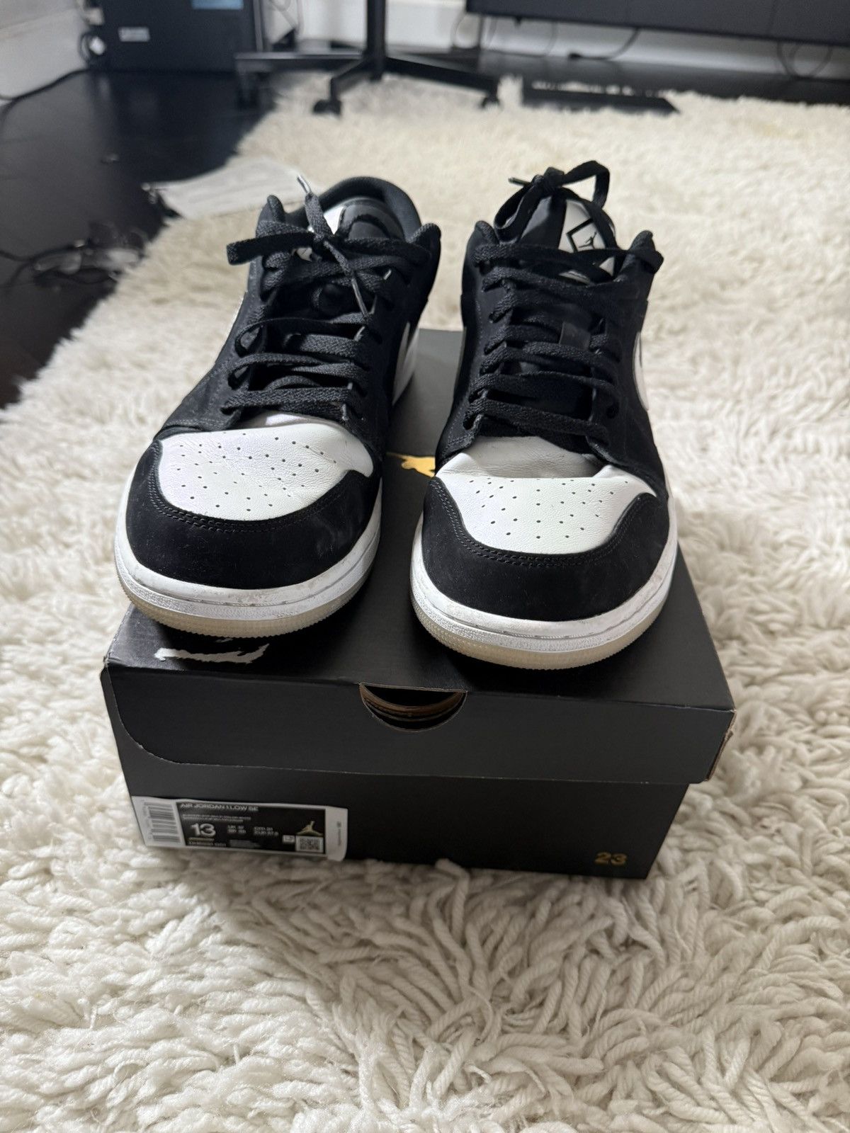 Jordan Brand Air Jordan 1 Low Diamond Toe Size US 13 / EU 46 - 1 Thumbnail