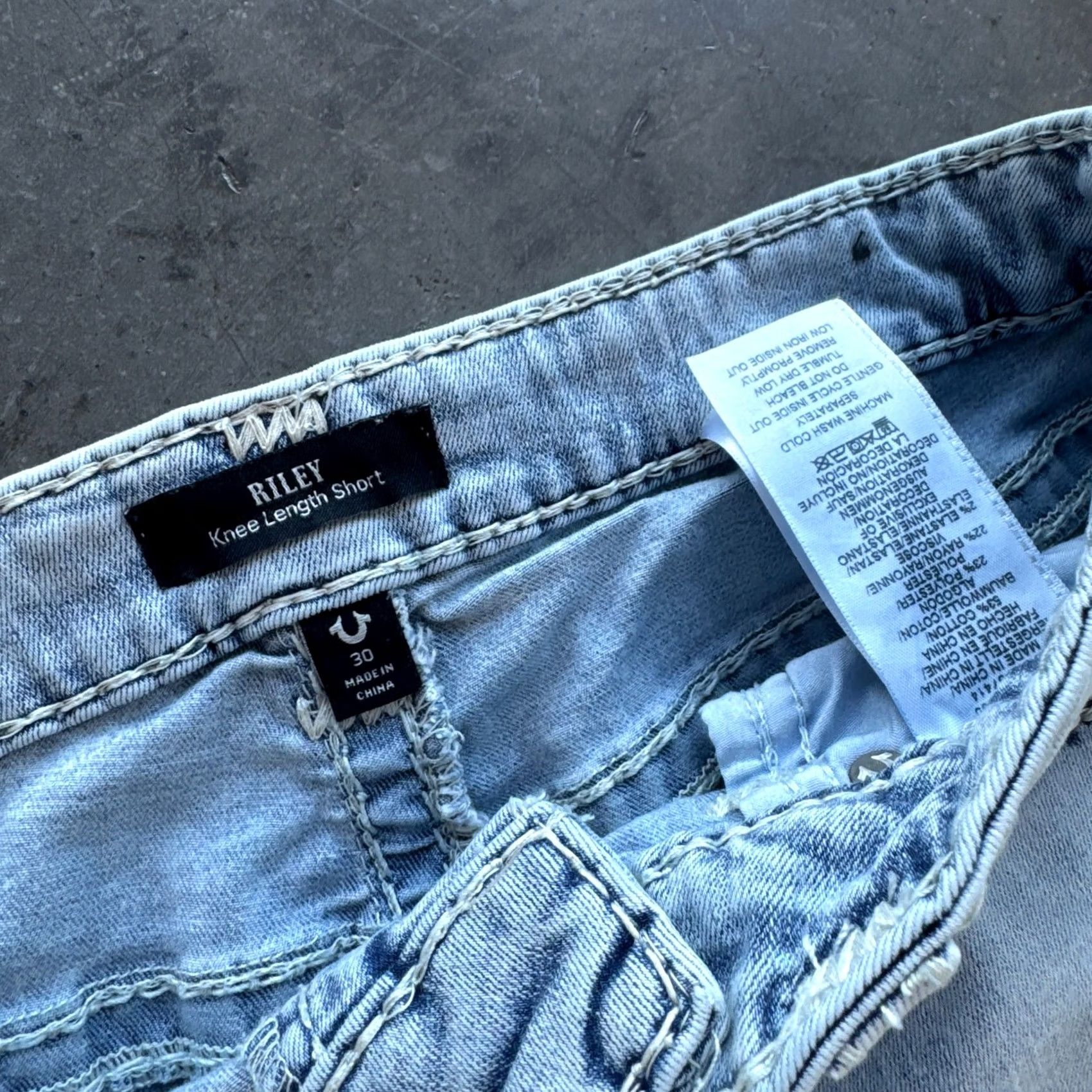 True Religion VINTAGE True Religion Light Weight Cutoff Bermuda Denim Jean Shorts 30 Womens Blue Cut-Off 90s Size 30" / US 8 / IT 44 - 3 Thumbnail