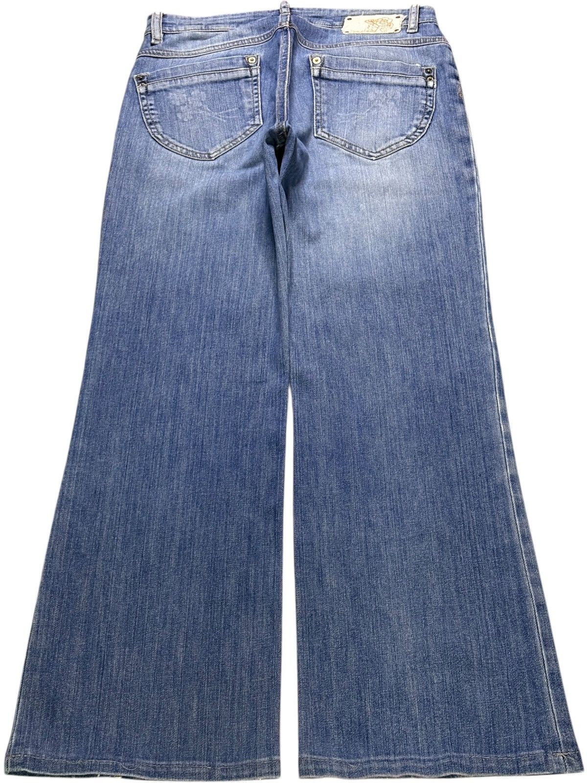 Japanese Brand Vintage Max Mara Faded Wash Distress Rip Bootcut Flare Jean Size 28" / US 6 / IT 42 - 2 Thumbnail