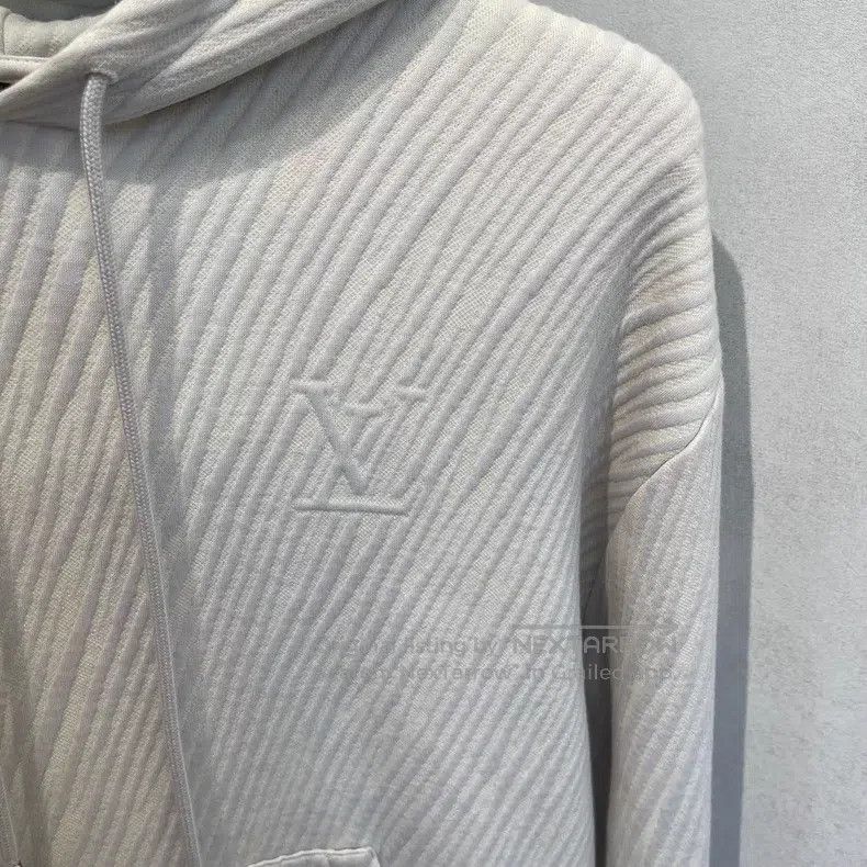 Louis Vuitton Louis Vuitton SS25 Textured logo Hoodie Size US XL / EU 56 / 4 - 4 Thumbnail
