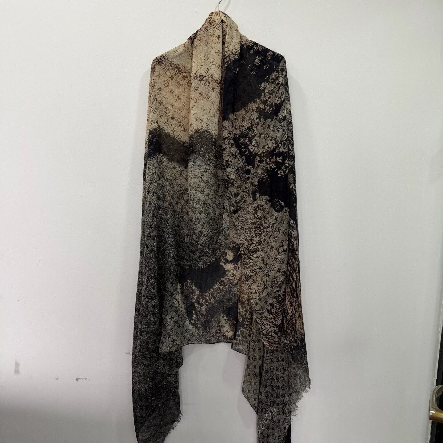 Louis Vuitton Louis Vuitton Scarf one size Men Size ONE SIZE - 1 Thumbnail