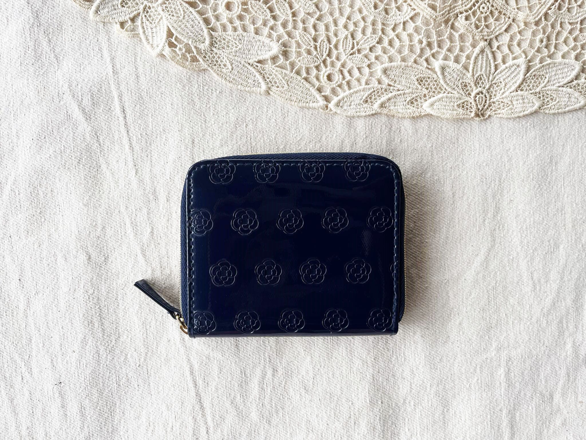 Japanese Brand CLATHAS (Japanese Brand) Faux Patent Leather embossed wallet Size ONE SIZE - 1 Thumbnail