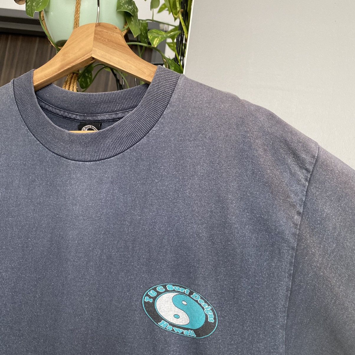 Vintage Thrashed Faded Vintage 90s T&C Surf Design ERD GRUNGE TEE Size US M / EU 48-50 / 2 - 4 Thumbnail