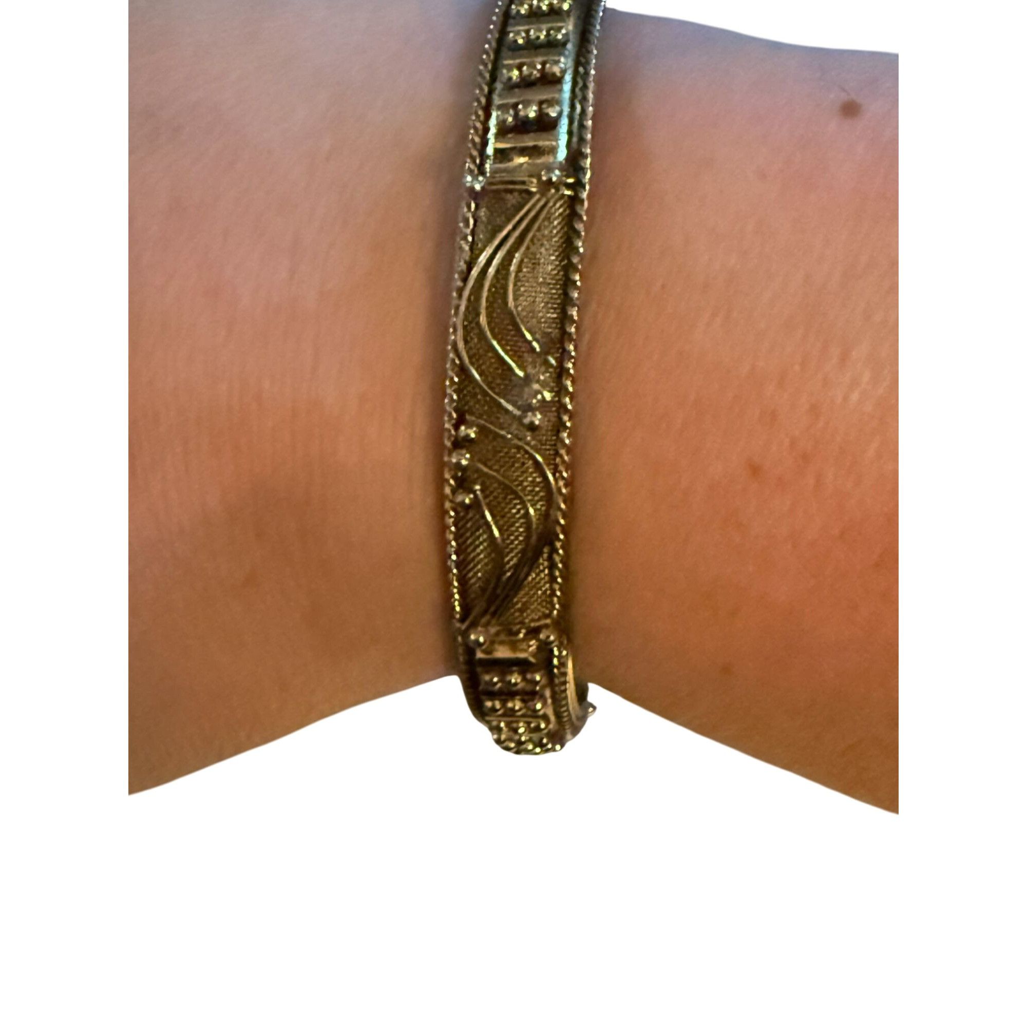 Other Vintage Gold-Tone Ornate Scroll & Mesh Bangle Bracelet 7 Inc Size ONE SIZE - 1 Thumbnail