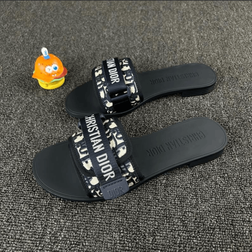 Dior Dior casual fashion slippers Size US 9 / IT 39 - 1 Thumbnail