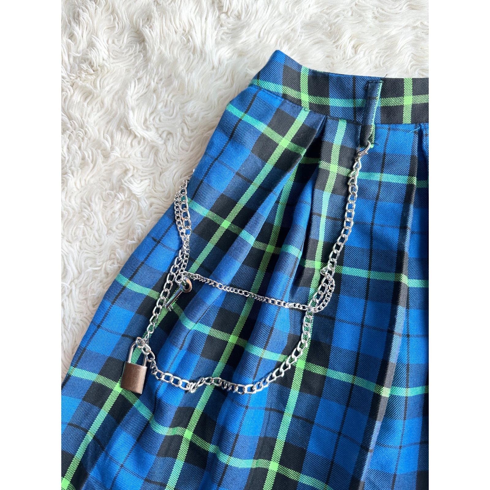 Other Hot Topic Plaid Chain Mini Skirt size medium Size 31" - 4 Thumbnail