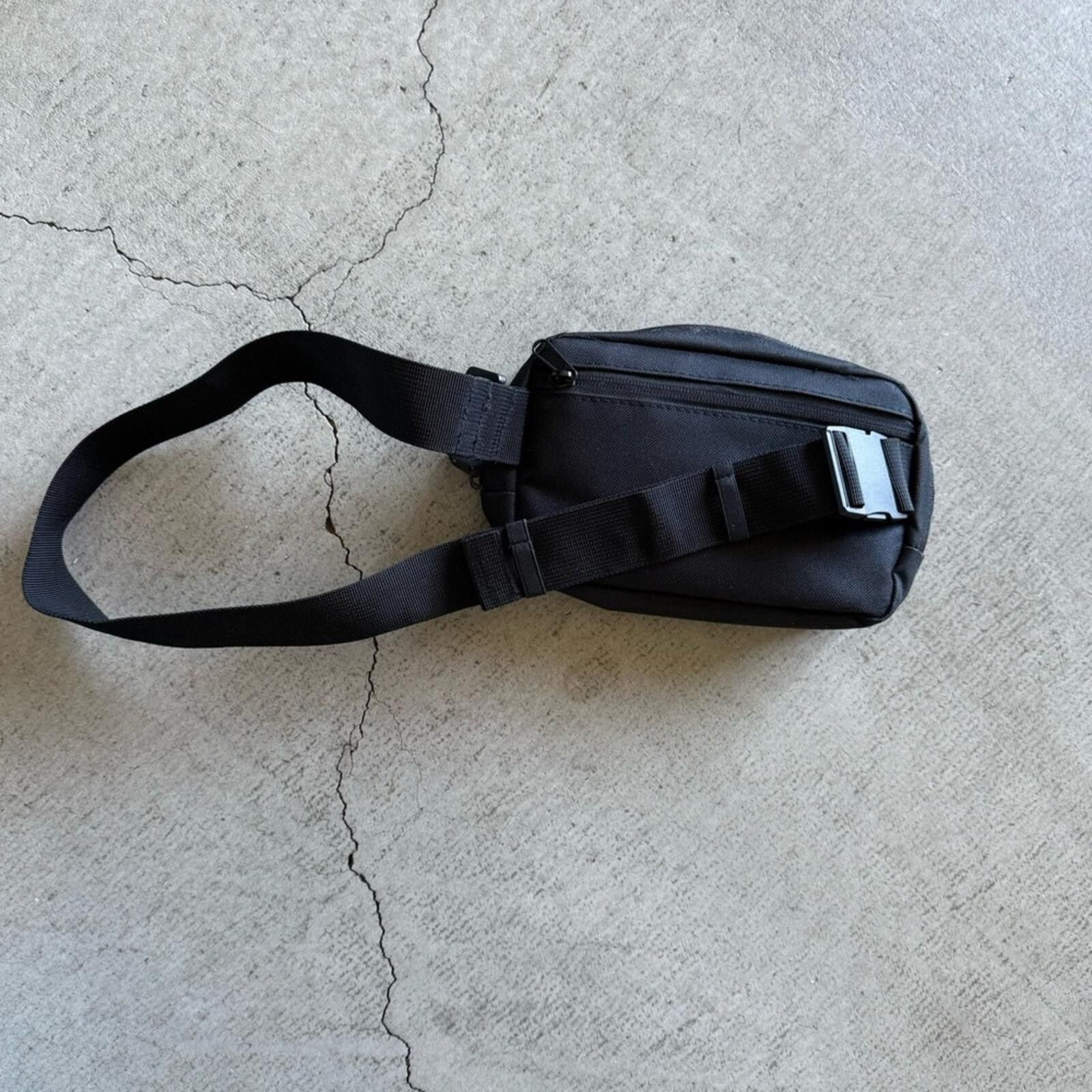 NBA LA Lakers / Pride Night Crossbody Bag / Black / OS Size ONE SIZE - 8 Thumbnail