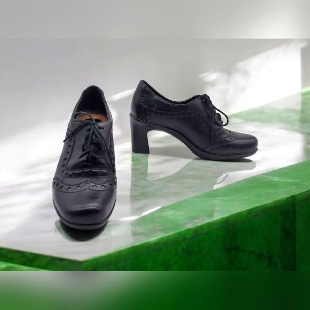 Other Earth Periwinkle Elegant Black Leather Women's Heeled Shoes Size US 5 / IT 35 - 1 Thumbnail