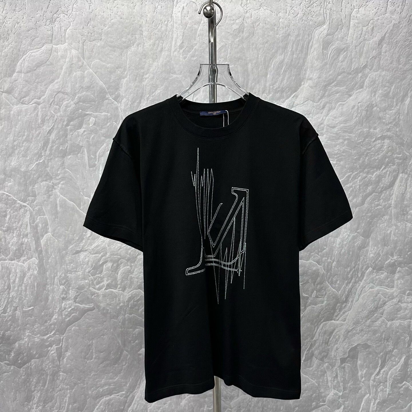 Louis Vuitton black louis vuitton short sleeve t-shirt Size US L / EU 52-54 / 3 - 1 Thumbnail