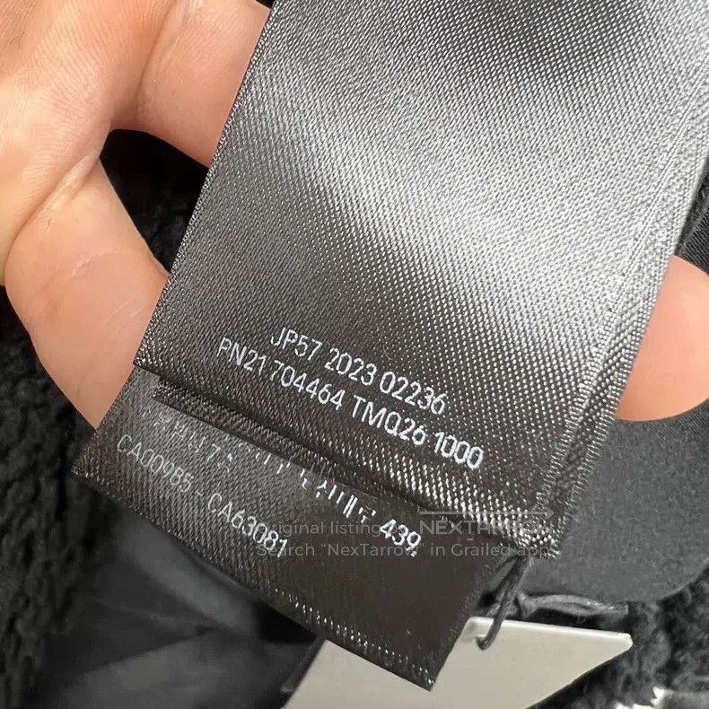 Balenciaga Balenciaga Black chest embroidered logo lamb fur teddy bea Size US M / EU 48-50 / 2 - 6 Thumbnail