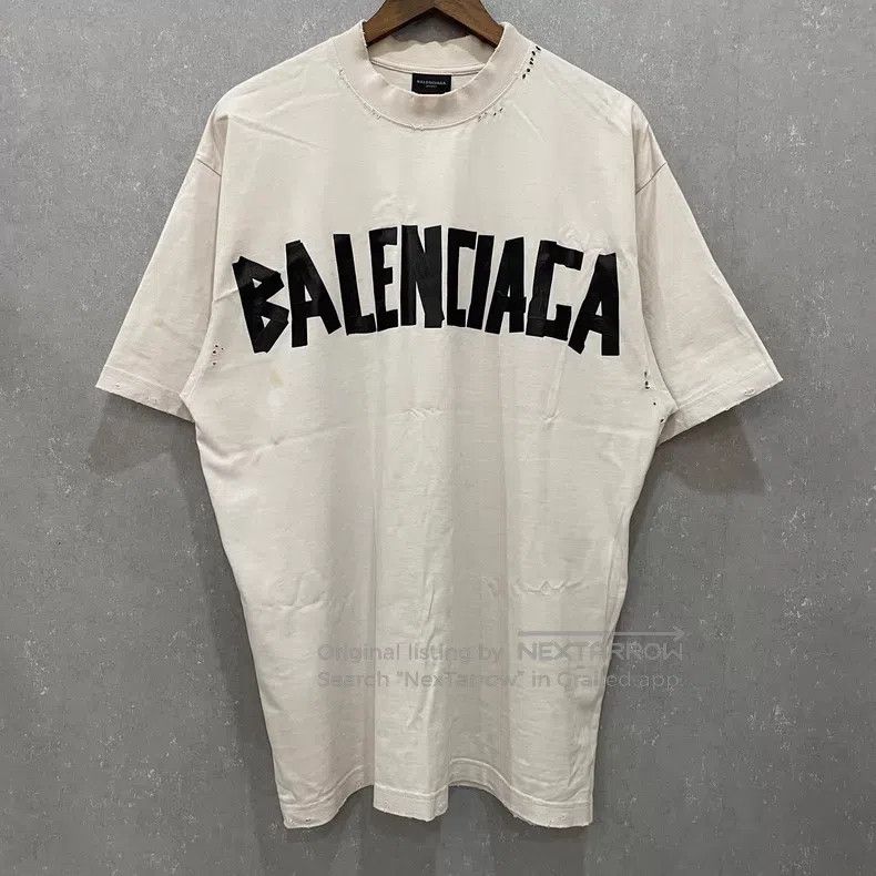 Balenciaga Balenciaga Letter Printed Worn Short Sleeve Round Neck T-S Size US S / EU 44-46 / 1 - 1 Thumbnail