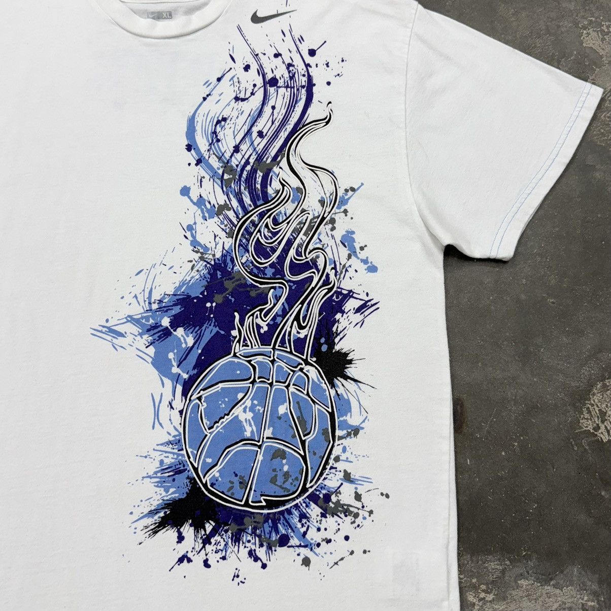 Nike Y2K Nike Basketball Graphic Tee Streetwear Flame Size US XL / EU 56 / 4 - 2 Thumbnail