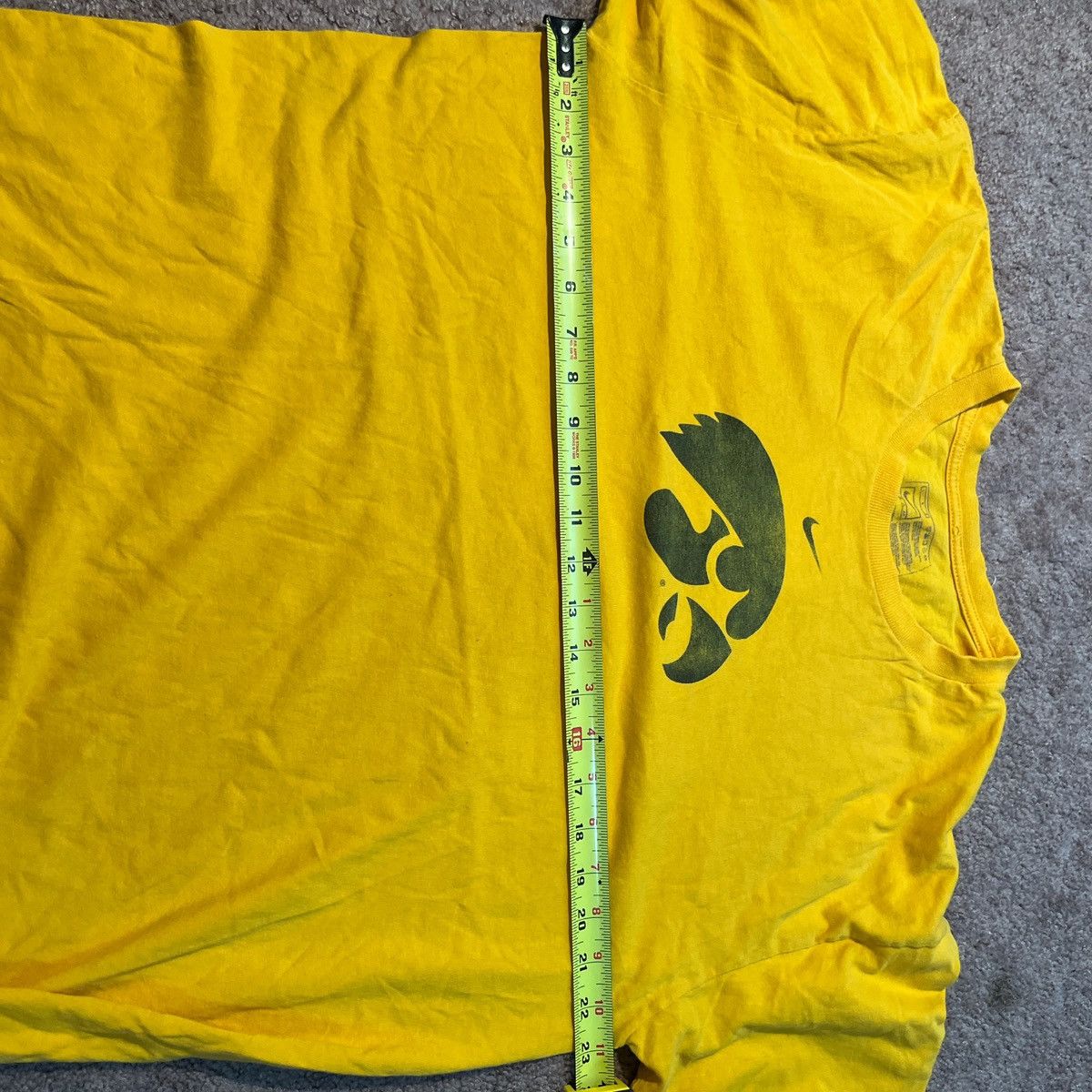 Nike Vintage Y2K Nike Center Swoosh Iowa Hawkeyes long sleeve tee Size US L / EU 52-54 / 3 - 6 Thumbnail