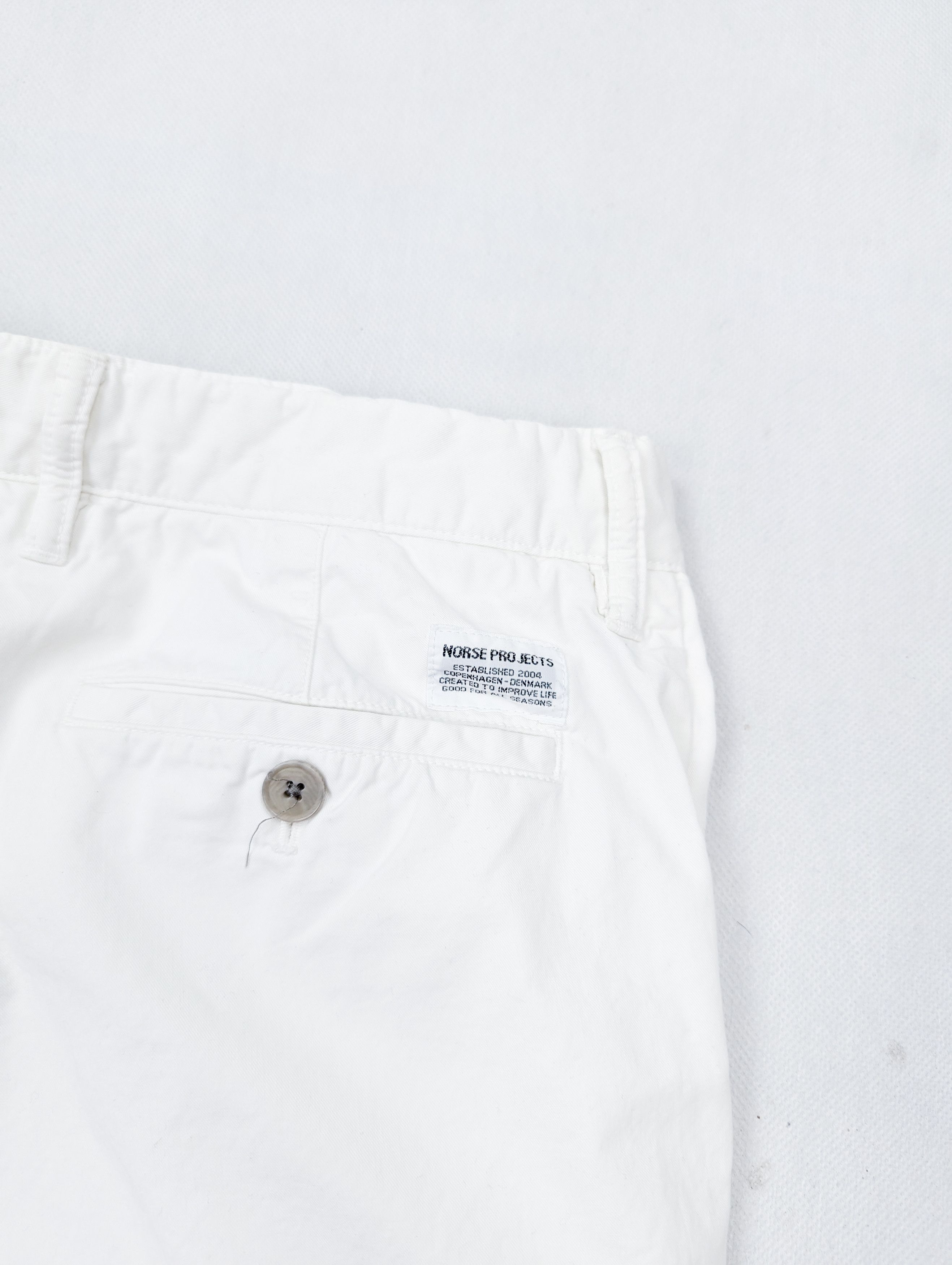 Norse Projects Norse Projects white shorts 32 M Size US 32 / EU 48 - 4 Thumbnail