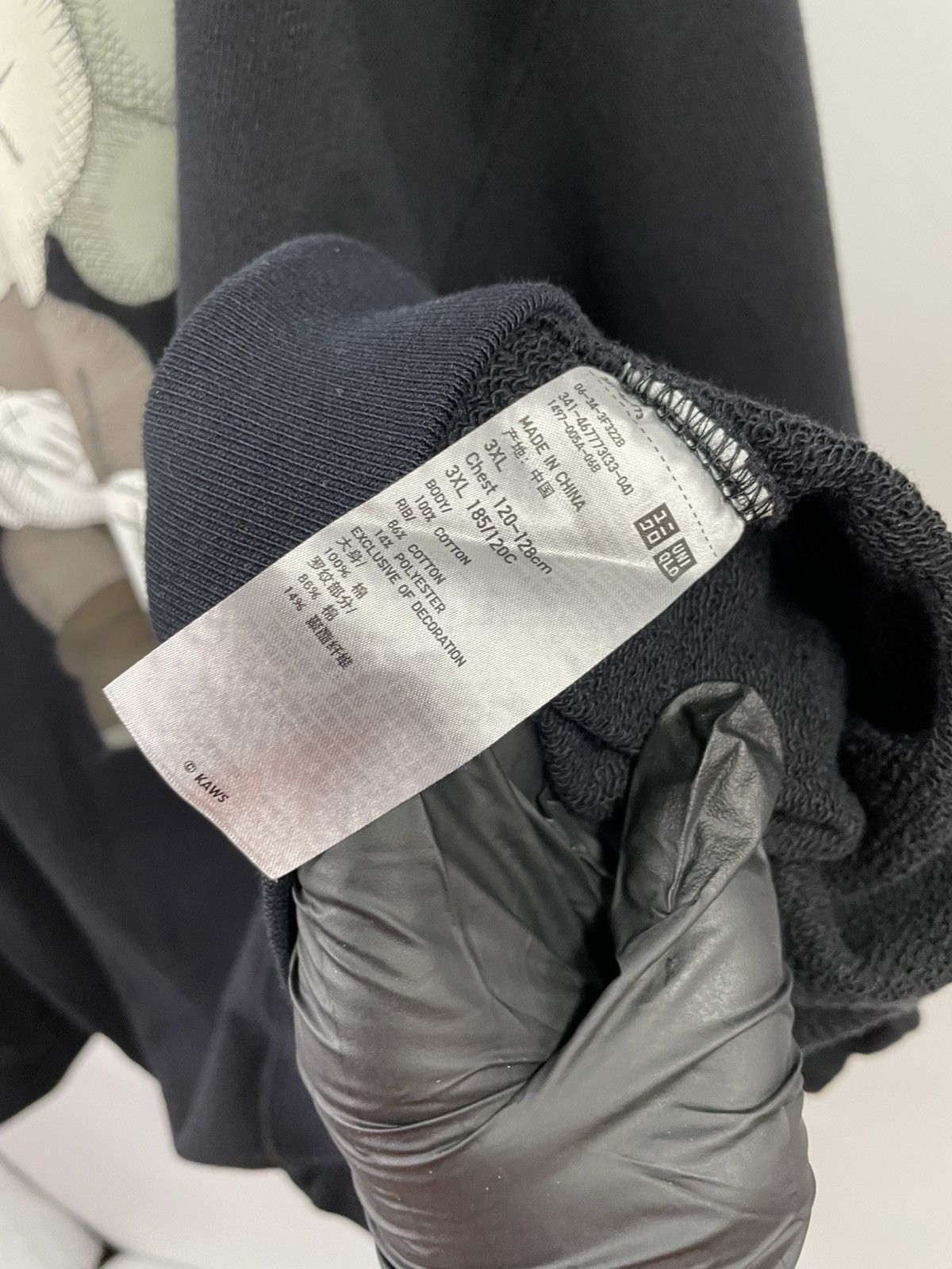 Kaws × Uniqlo 3XL Kaws x Uniqlo Black Long-sleeve Sweatshirt Size US XXL / EU 58 / 5 - 6 Thumbnail