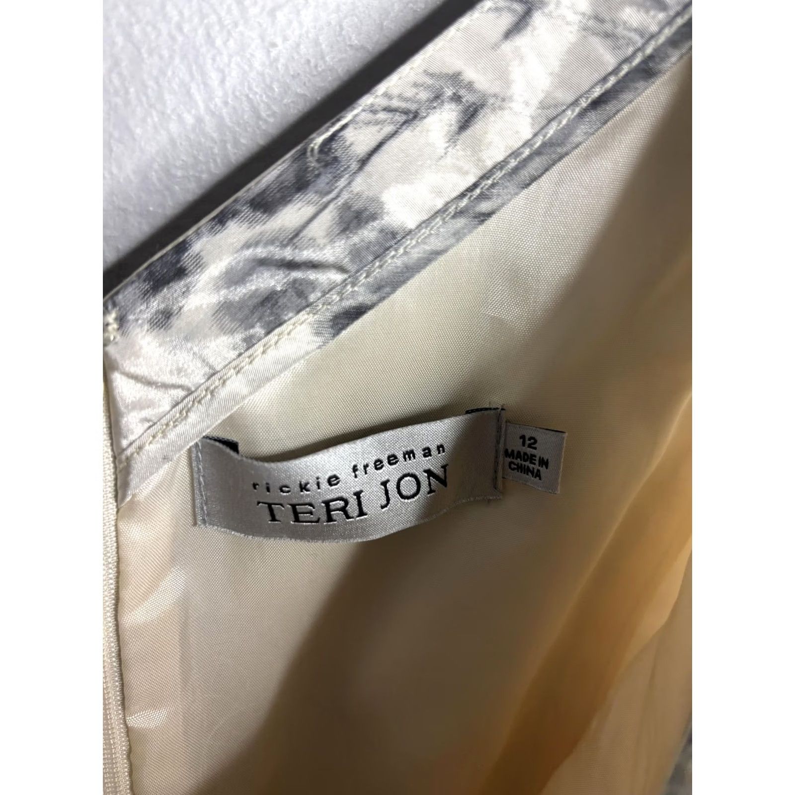 Vintage Teri Jon Dress Womens 12 White Gray Floral Satin Beaded Waist Cocktail Sheath Size XL / US 12-14 / IT 48-50 - 3 Thumbnail