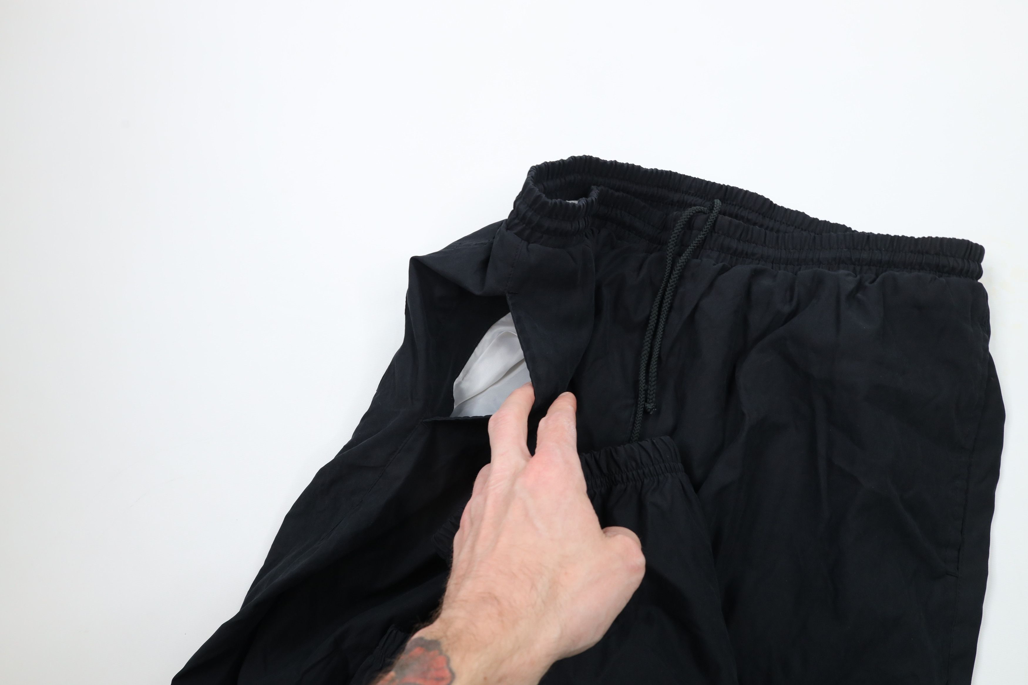Vintage Vintage 90s Streetwear Lined Cuffed Joggers Pants Black Size US 34 / EU 50 - 6 Thumbnail