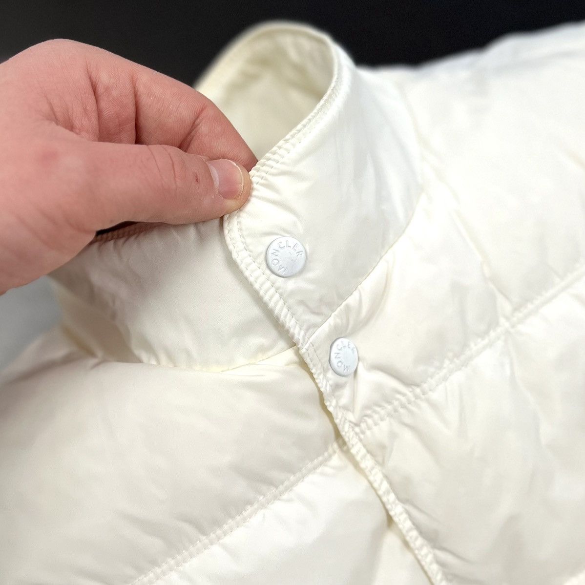 Moncler Auth Women’s Moncler White Casual Puffer Vest - 164cm - Xs/S Size XS / US 0-2 / IT 36-38 - 14 Thumbnail