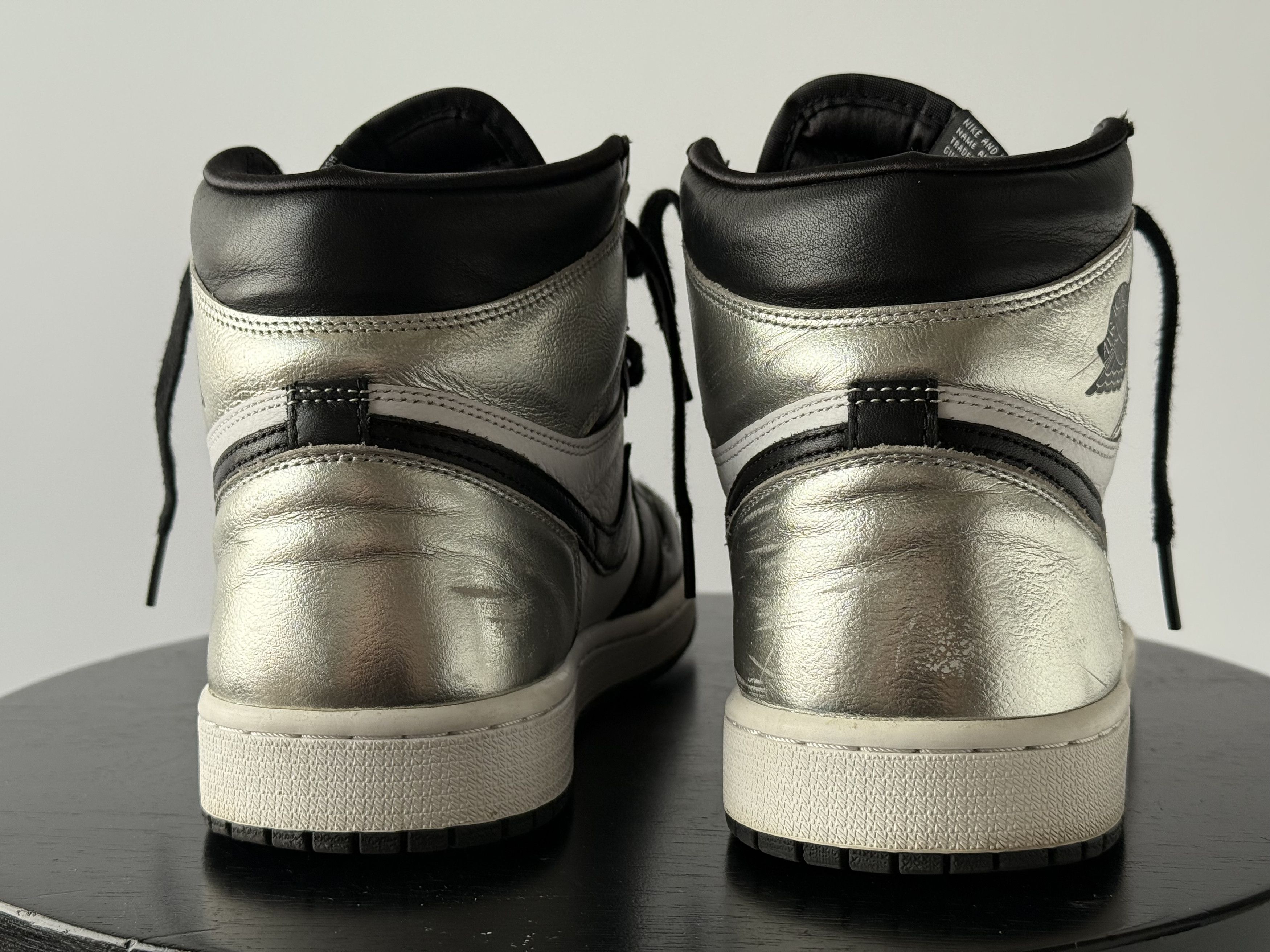 Nike *USED* Nike Air Jordan 1 Retro High OG Silver Toe W10.5 / M9 Size US 9 / EU 42 - 4 Thumbnail