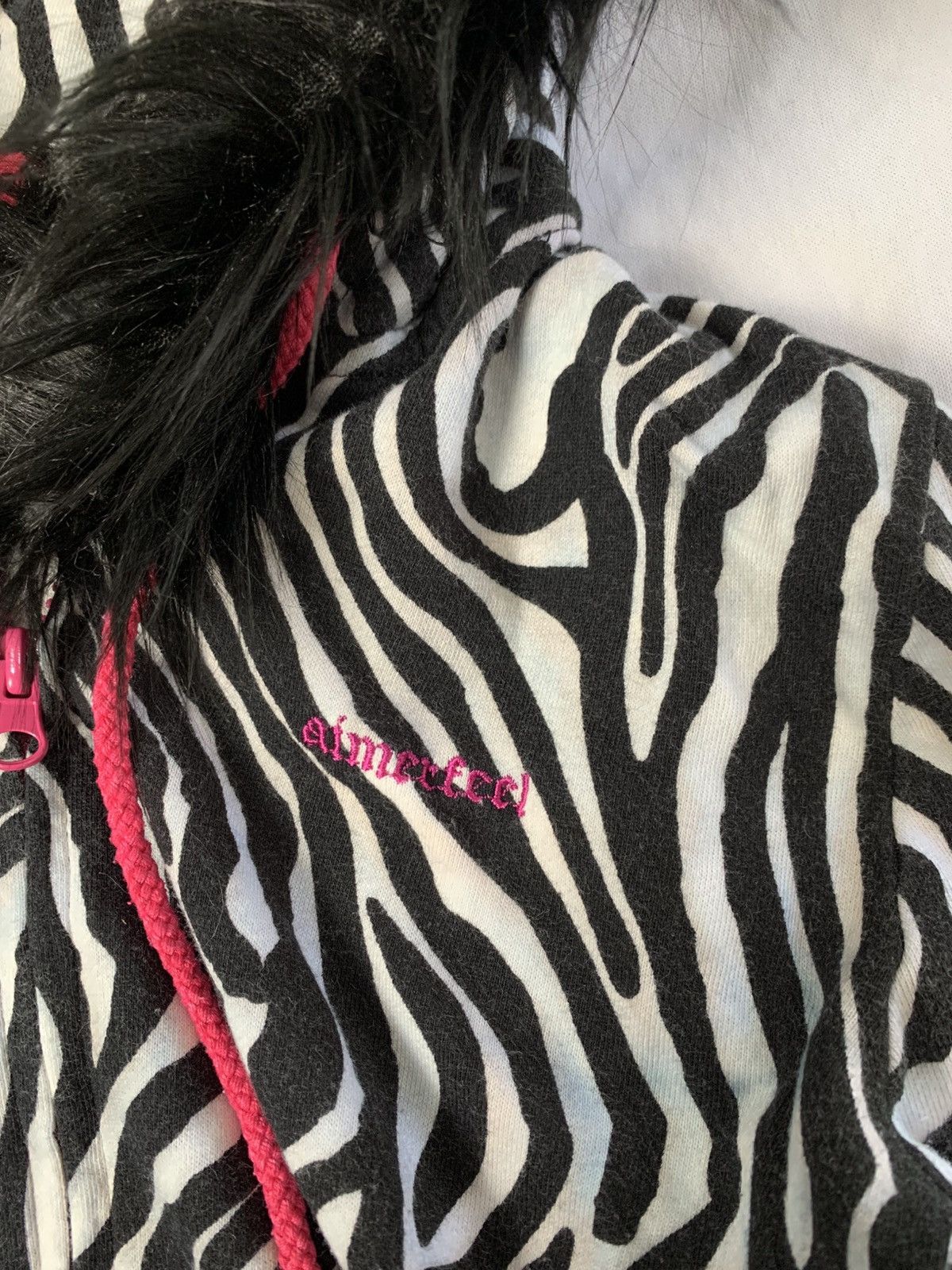 Le Grande Bleu (L.G.B.) Fur hoodie japanese style aimerfeel zebra vkei unfefined Size US S / EU 44-46 / 1 - 3 Thumbnail