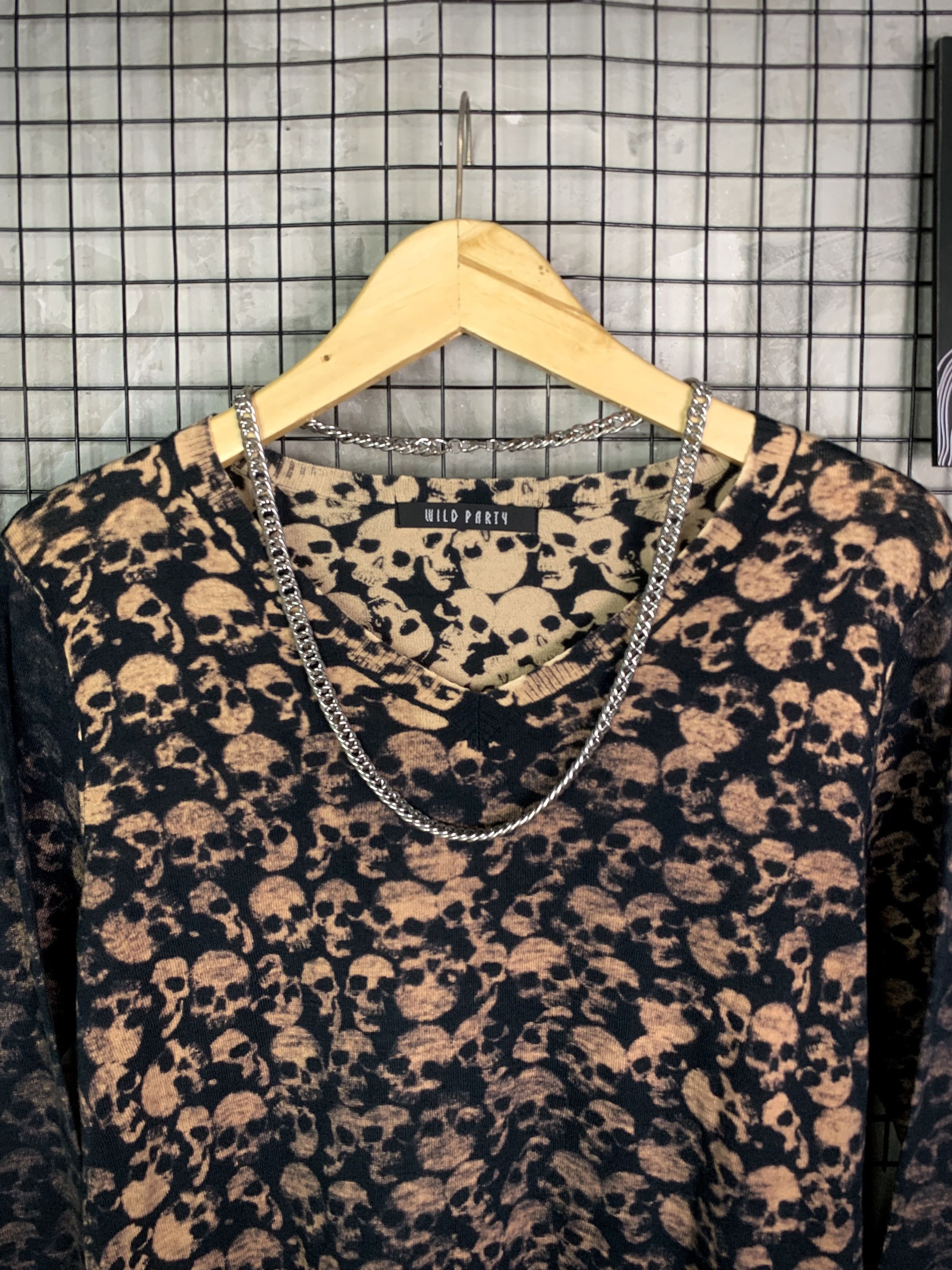 Hysteric Glamour Y2K Grunge Punk Wild Party Skull Pattern V-neck LS Size US M / EU 48-50 / 2 - 3 Thumbnail