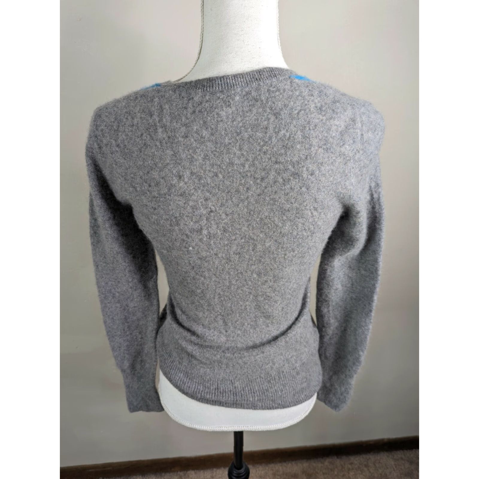 Apt. 9 Apt. 9 Pullover Sweater Argyle V-Neck 100% Cashmere Gray Blue M Women Regular Size Shirt? Size M / US 6-8 / IT 42-44 - 4 Thumbnail