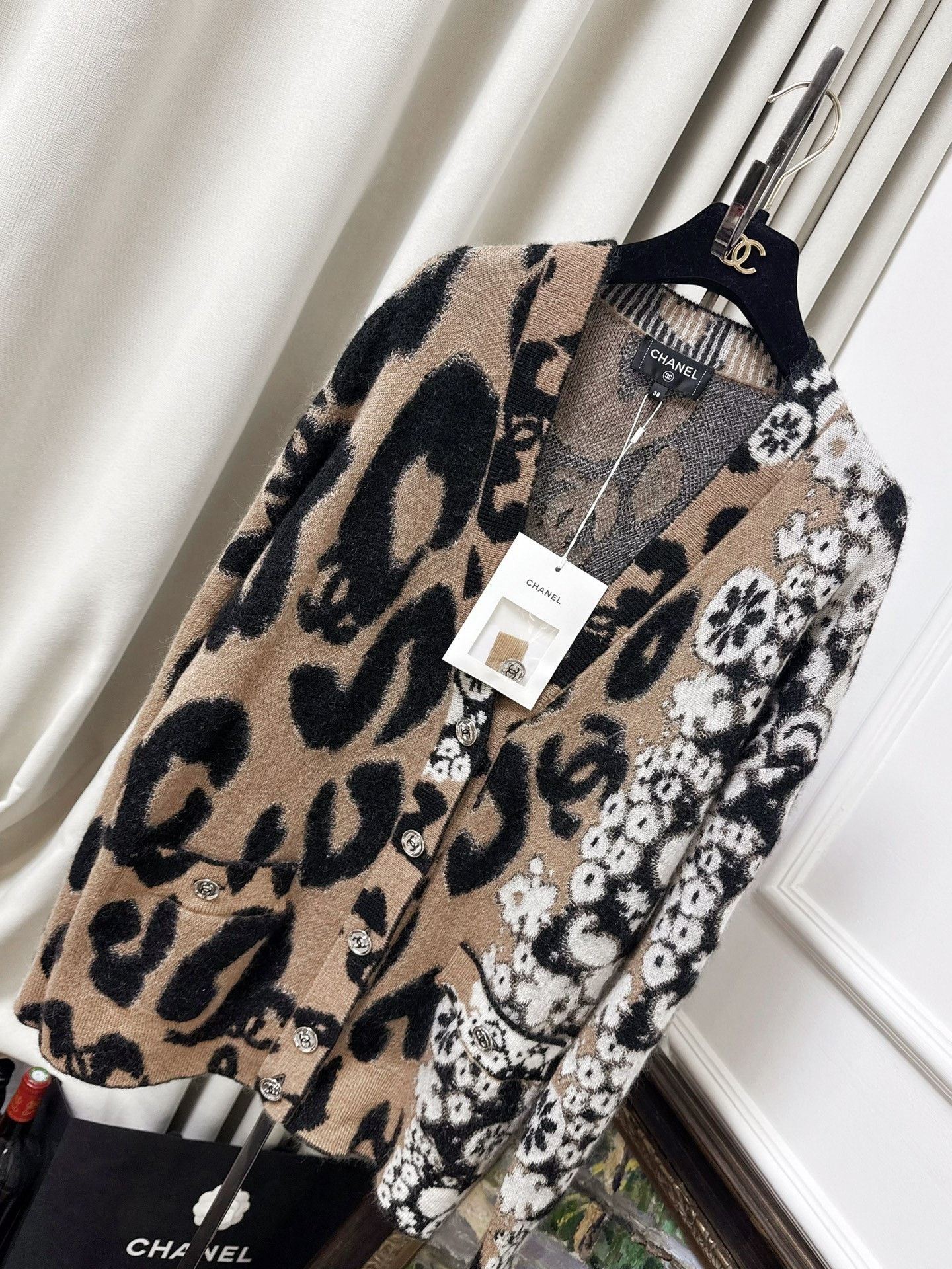 Chanel Chanel 23A Leopard Camellia Knit Cardigan Size S / US 4 / IT 40 - 1 Thumbnail