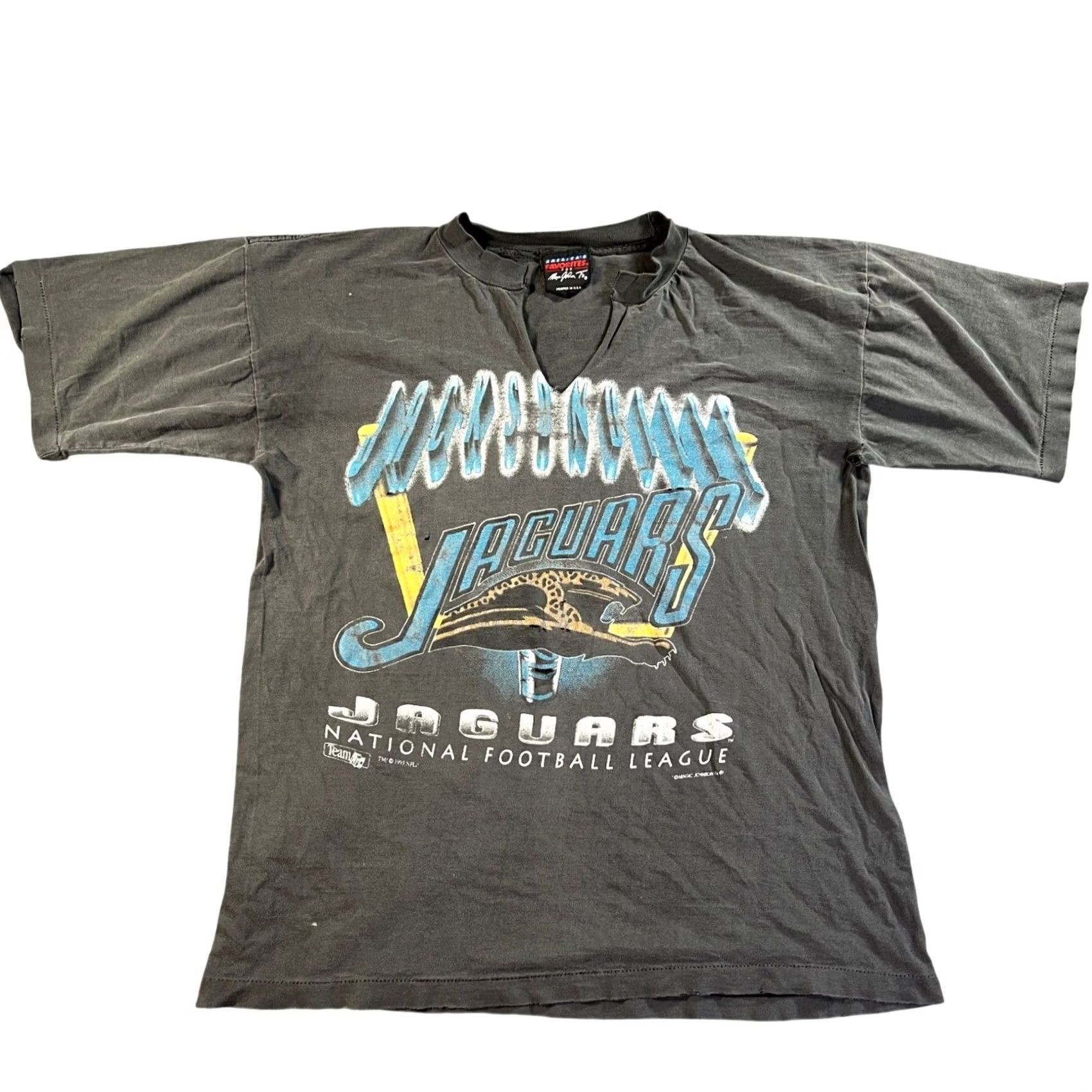 NFL VINTAGE Magic Johnson Jaguars T Shirt Mens L Black 1993 NFL Distressed Graphic Tee Grunge Sportswear Football 90s Mens Size US L / EU 52-54 / 3 - 2 Thumbnail