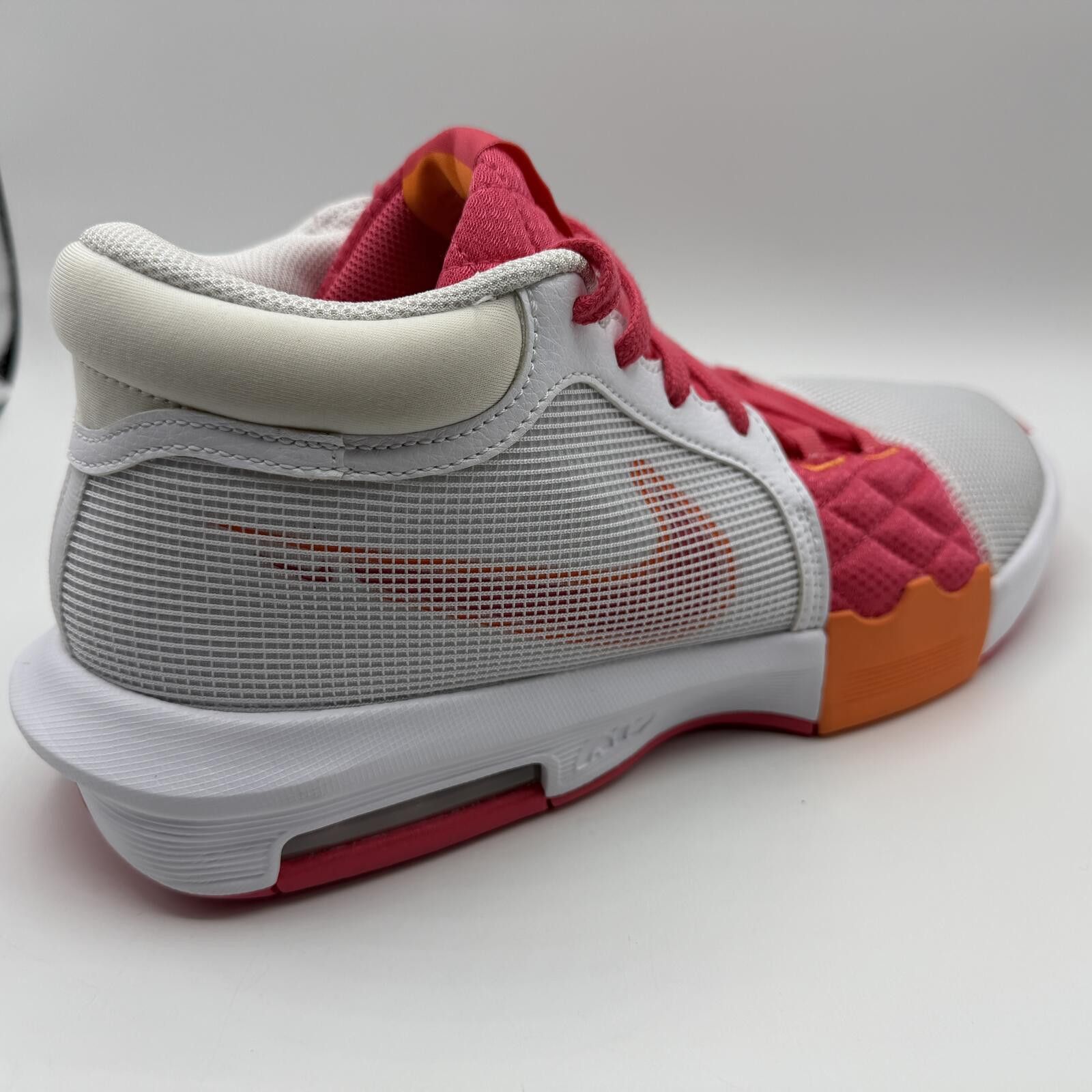 Nike Nike LeBron Witness 8 Dunkin Donuts Pink FB2239-104 Size 10 Size US 10 / EU 43 - 11 Thumbnail