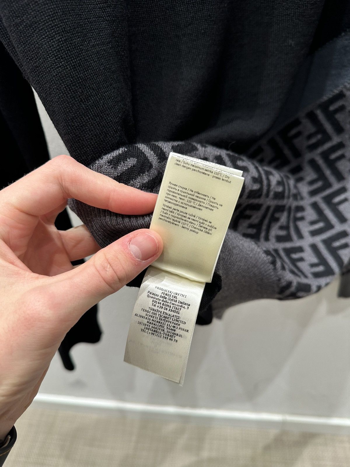 Fendi Fendi Sweater (Black/Grey) Size US L / EU 52-54 / 3 - 8 Thumbnail