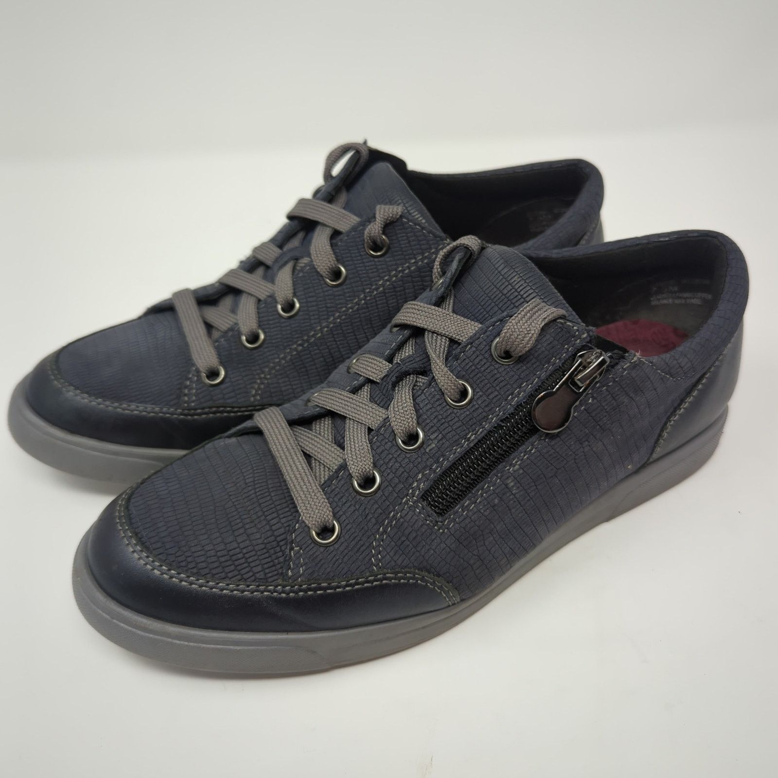 Other Munro Womens Gabbie Sneaker Low Top Leather Side Zip 7.5 Size US 7.5 / IT 37.5 - 1 Thumbnail