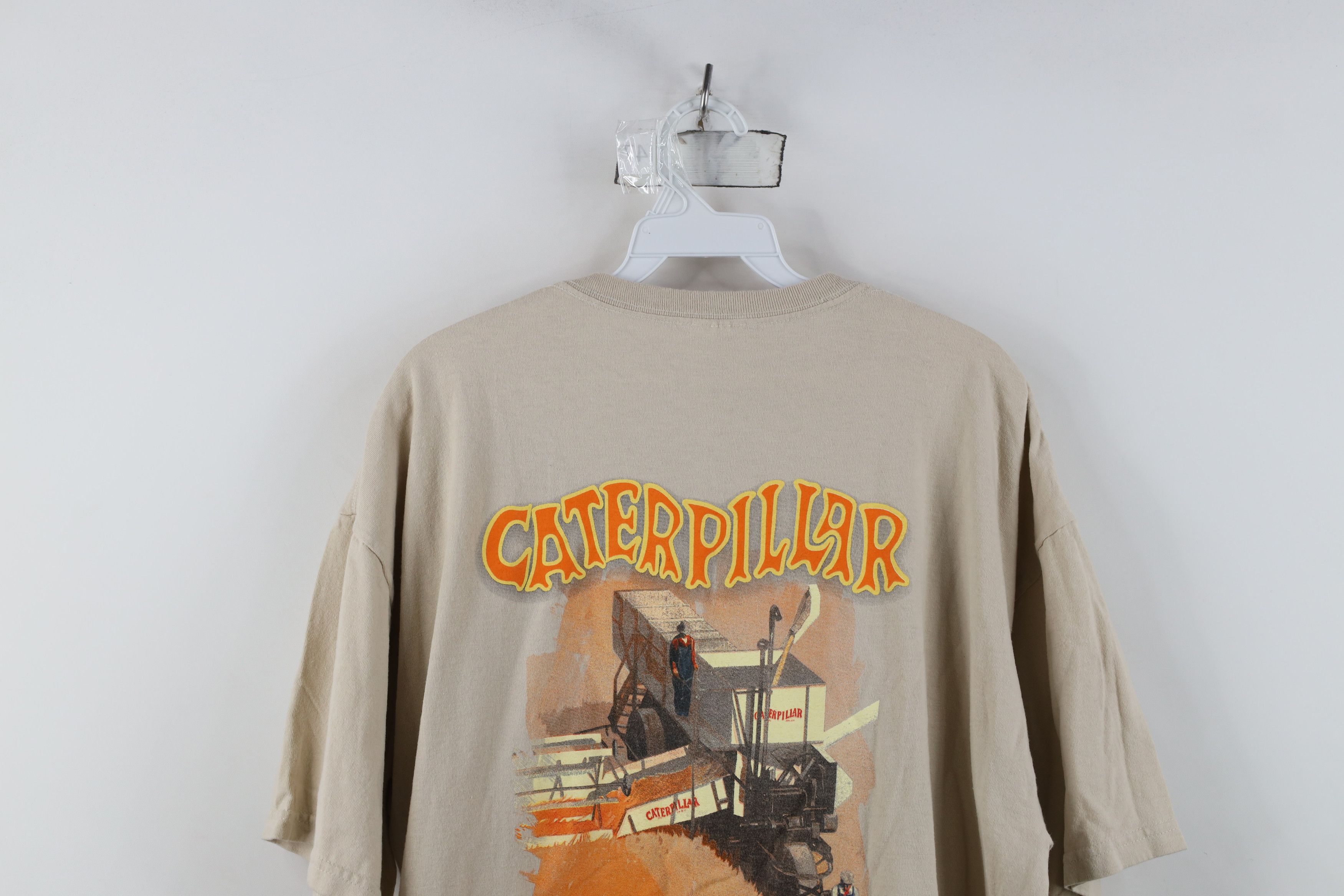 Gildan Vintage Y2K Cat Caterpillar Spell Out Pocket T-Shirt Beige Size US XL / EU 56 / 4 - 12 Thumbnail